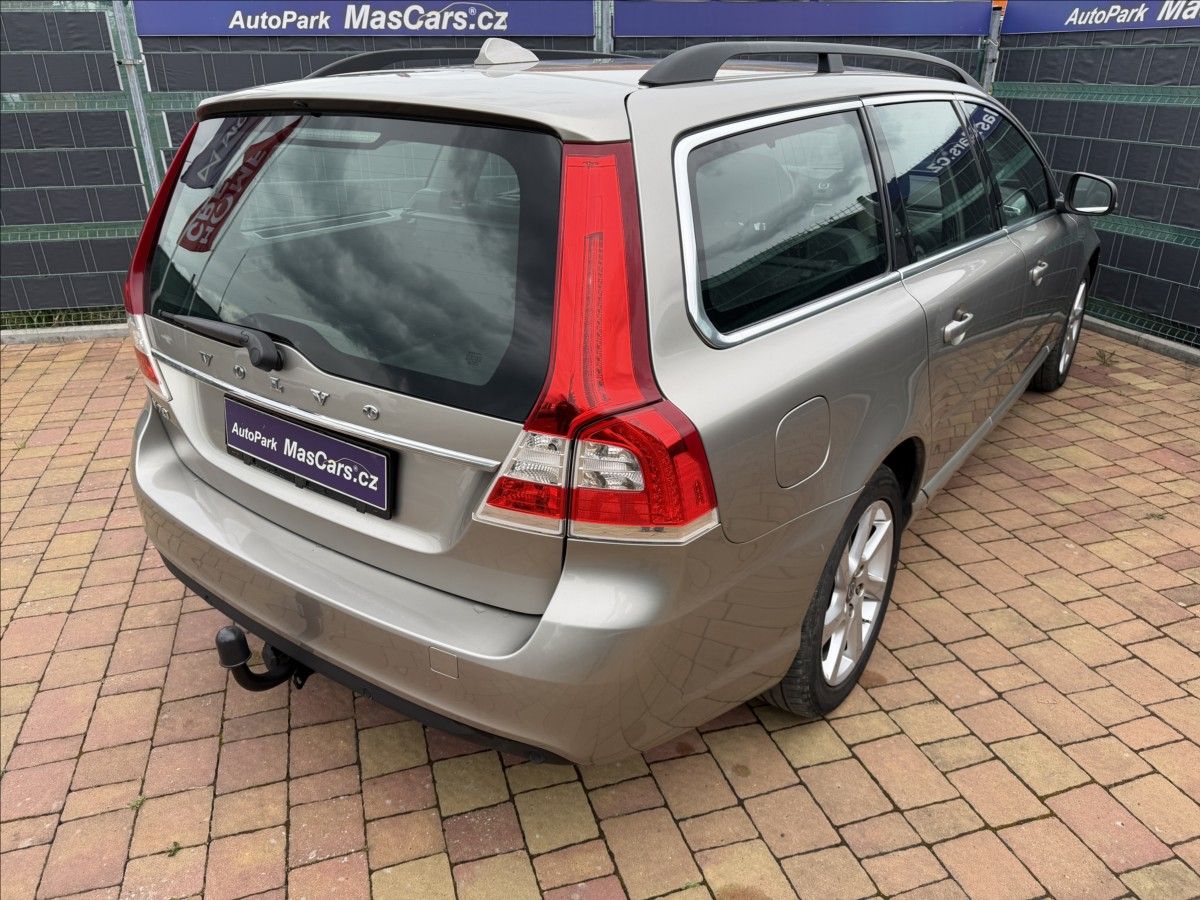 Volvo V70, 2.0 D4 Momentum - fotka 5