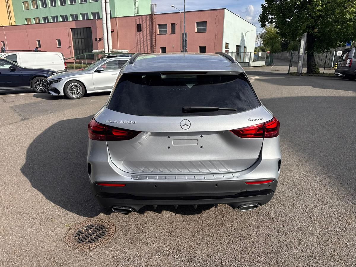 Mercedes-Benz GLA, 200 d 4MATIC - fotka 6