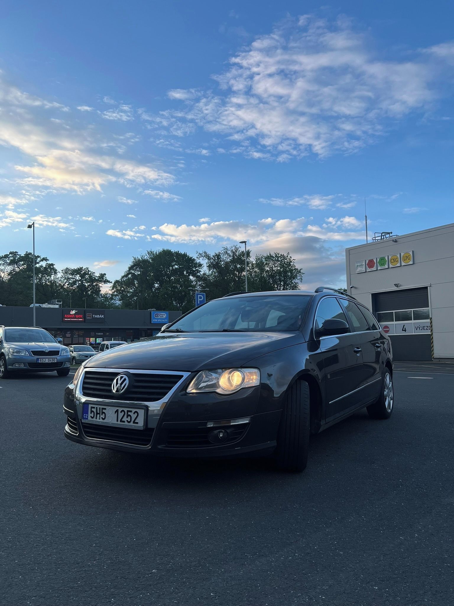 Volkswagen Passat, 2.0 TDI 103kw/AUTOMAT/NOVÁ STK - fotka 3