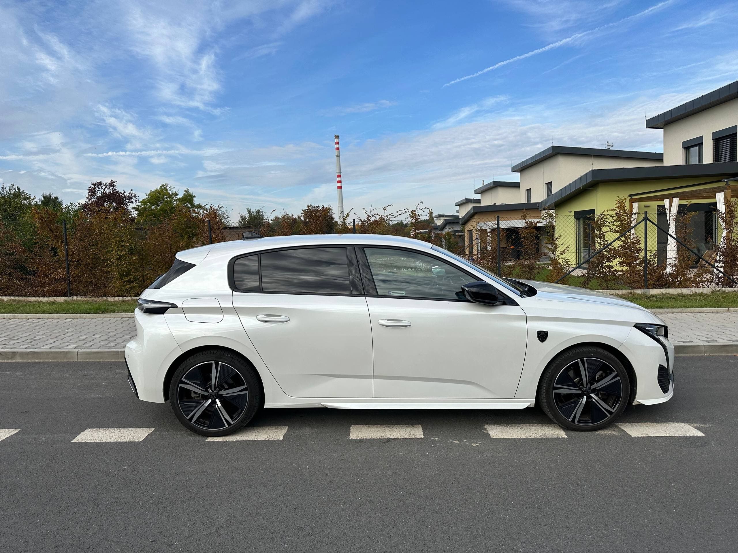 Peugeot 308, Peugeot 308 GT HYBRID 132kW - fotka 2