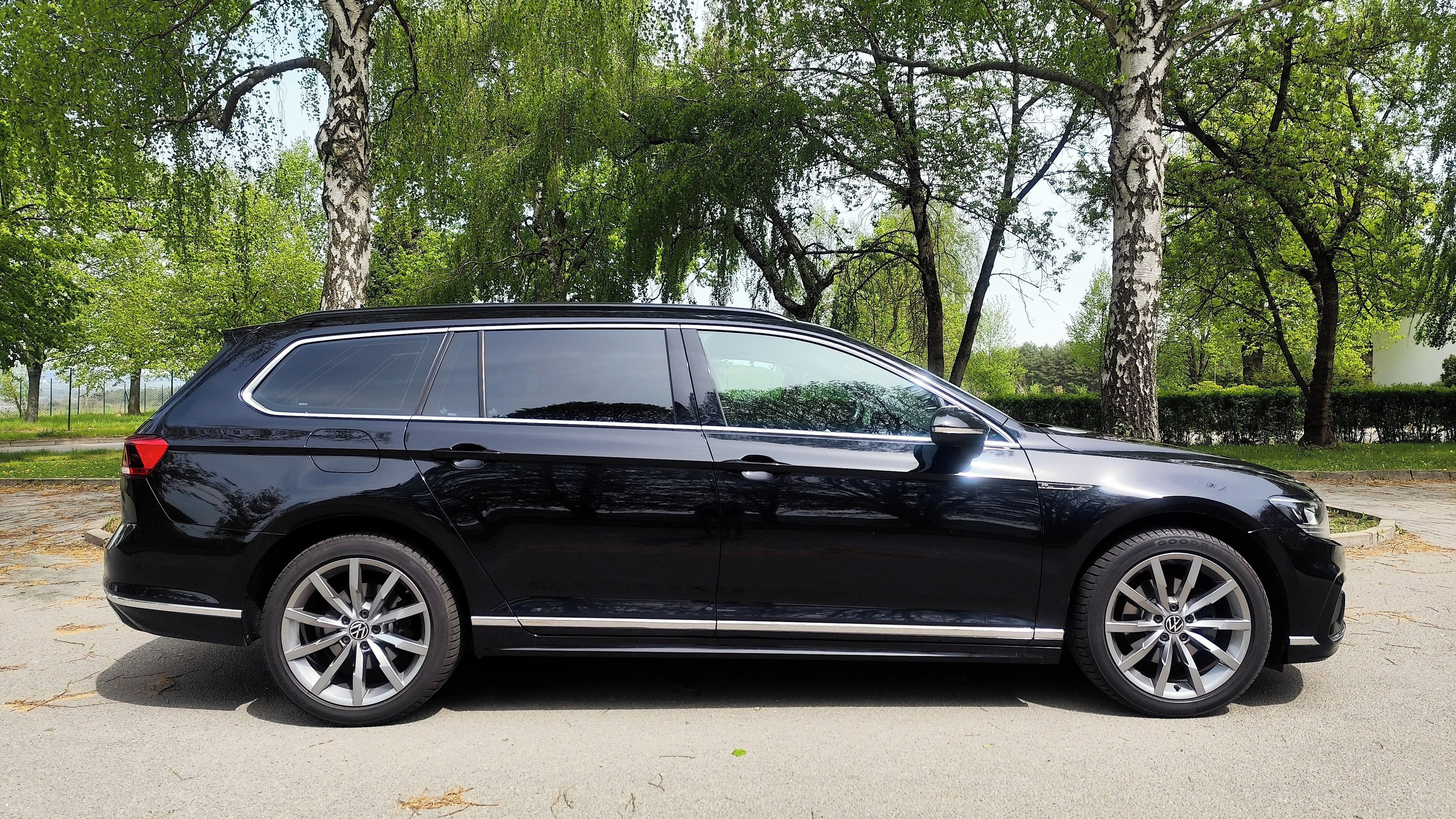 Volkswagen Passat, 2.0 TDI R-LINE FACELIFT MANUÁL - fotka 6