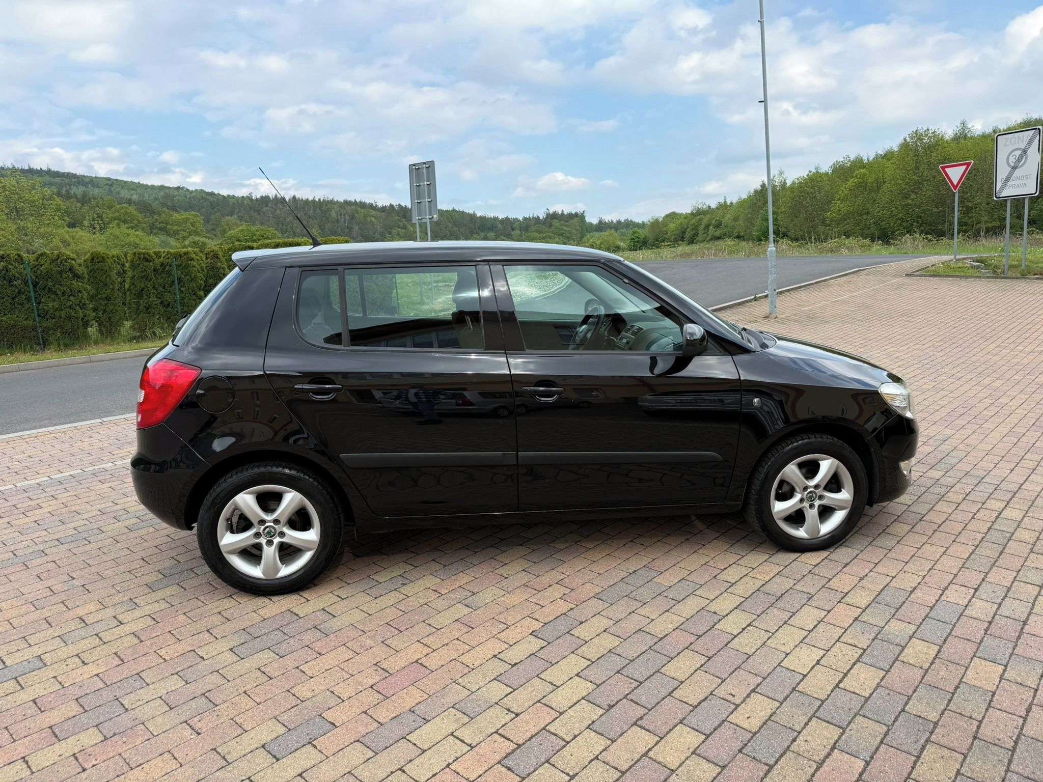 Škoda Fabia, II FL 1.2 TSI 63kW VÝHŘEV - fotka 6