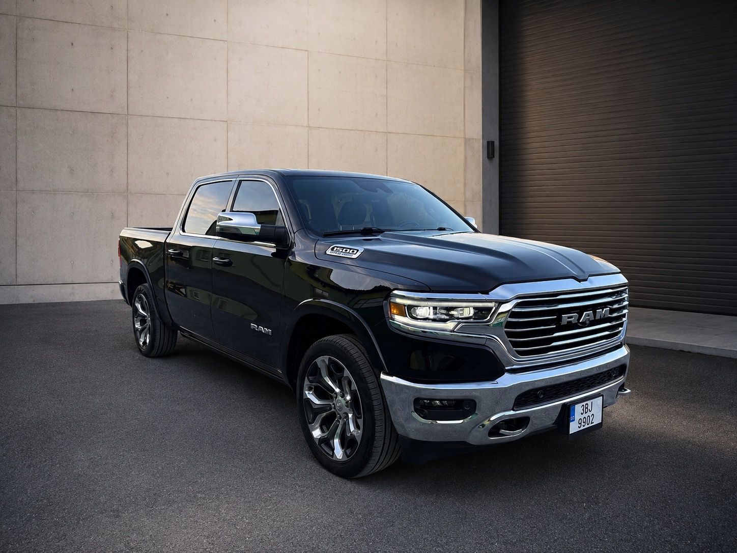 RAM 1500, RAM 1500 5.7 Longhorn
