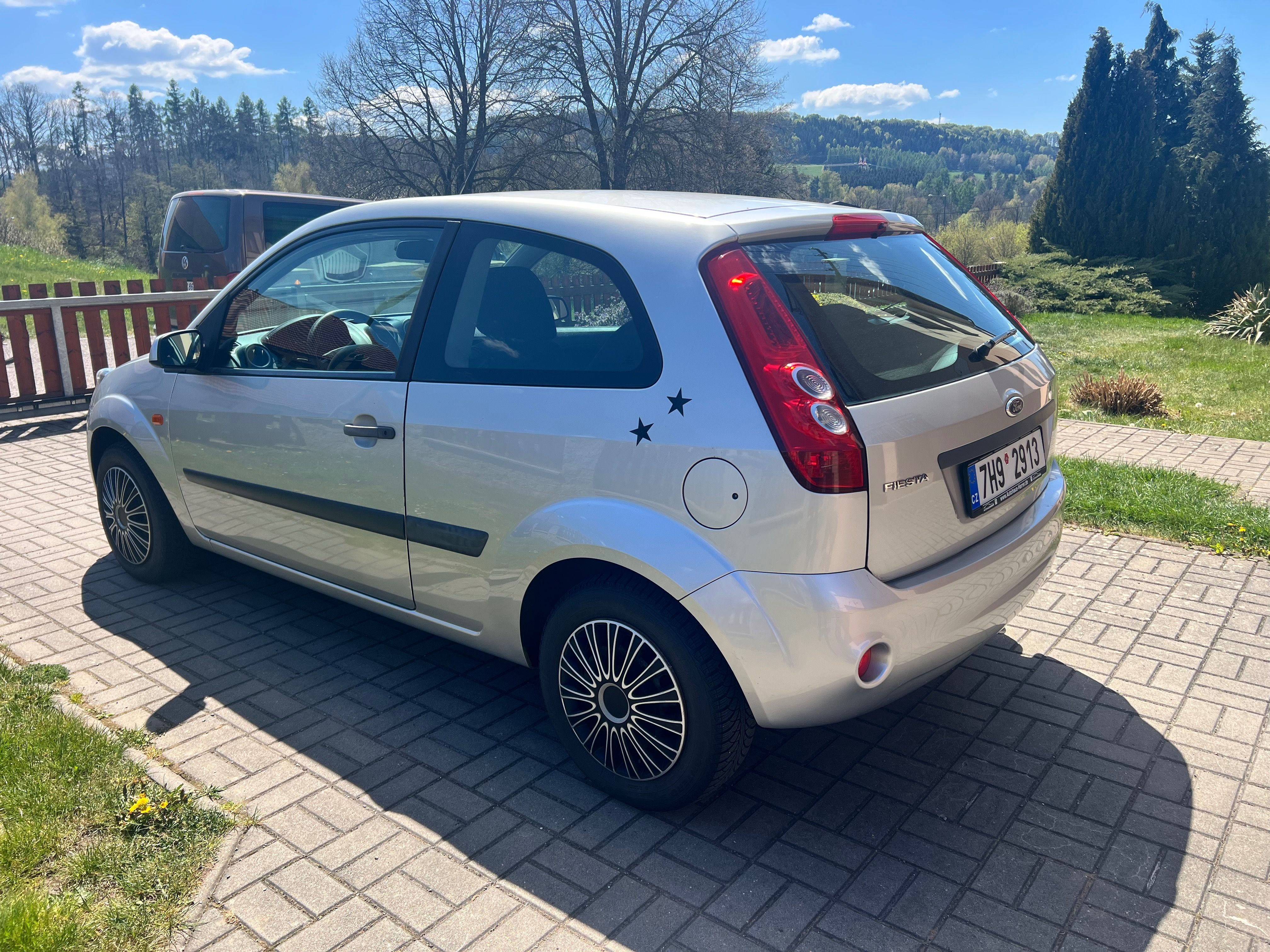 Ford Fiesta, 1.4 16v 59kW - fotka 5