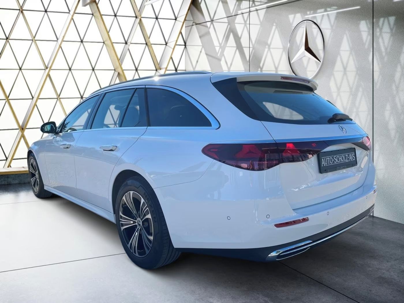 Mercedes-Benz Třídy E, E220d*Avantgarde*Pano*360 - fotka 2