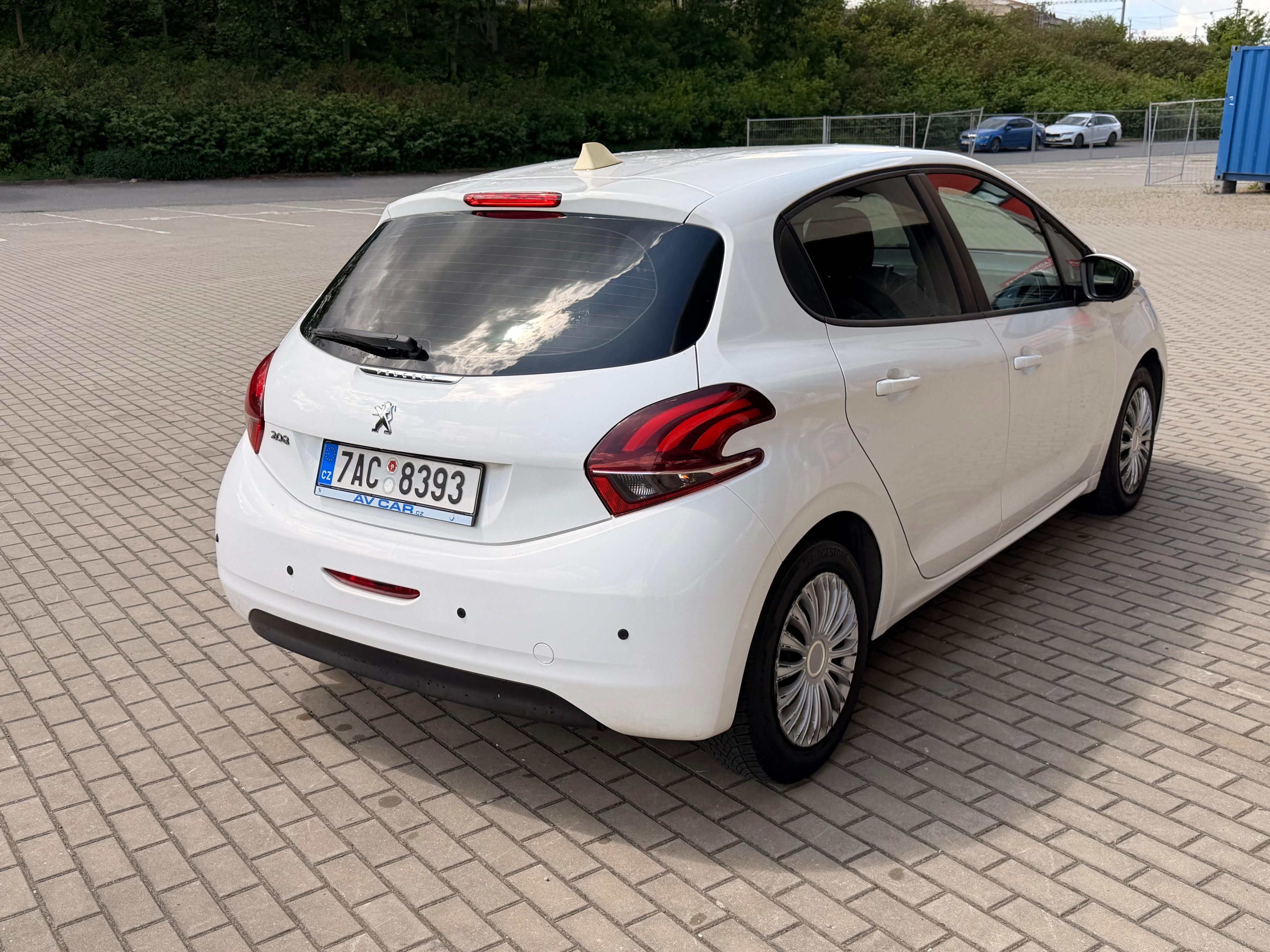 Peugeot 208, 1,6HDI, 55kw, Původ ČR, L+Z - fotka 5