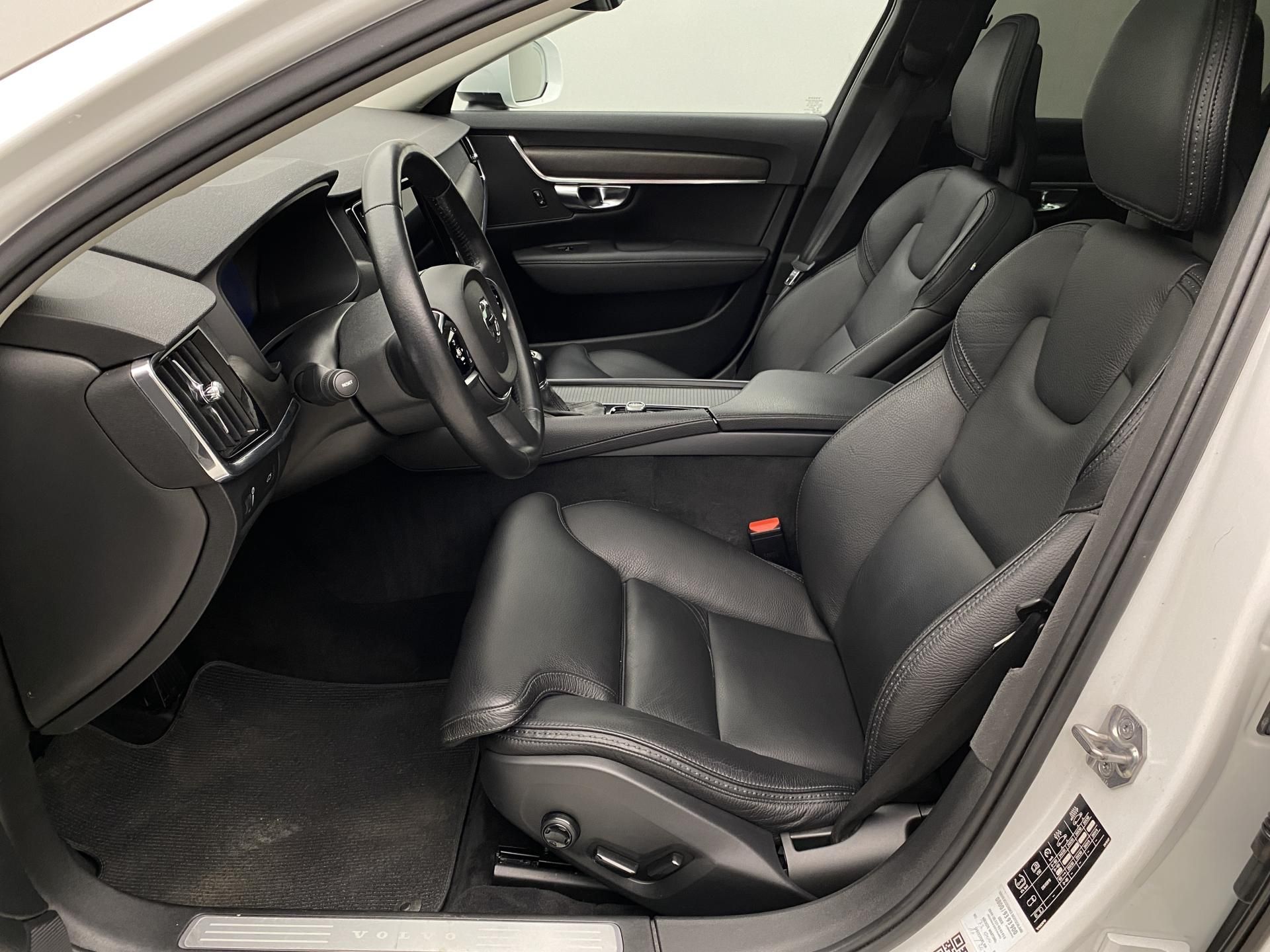 Volvo V90, CC T5 AWD MOMENTUM AUT - fotka 3