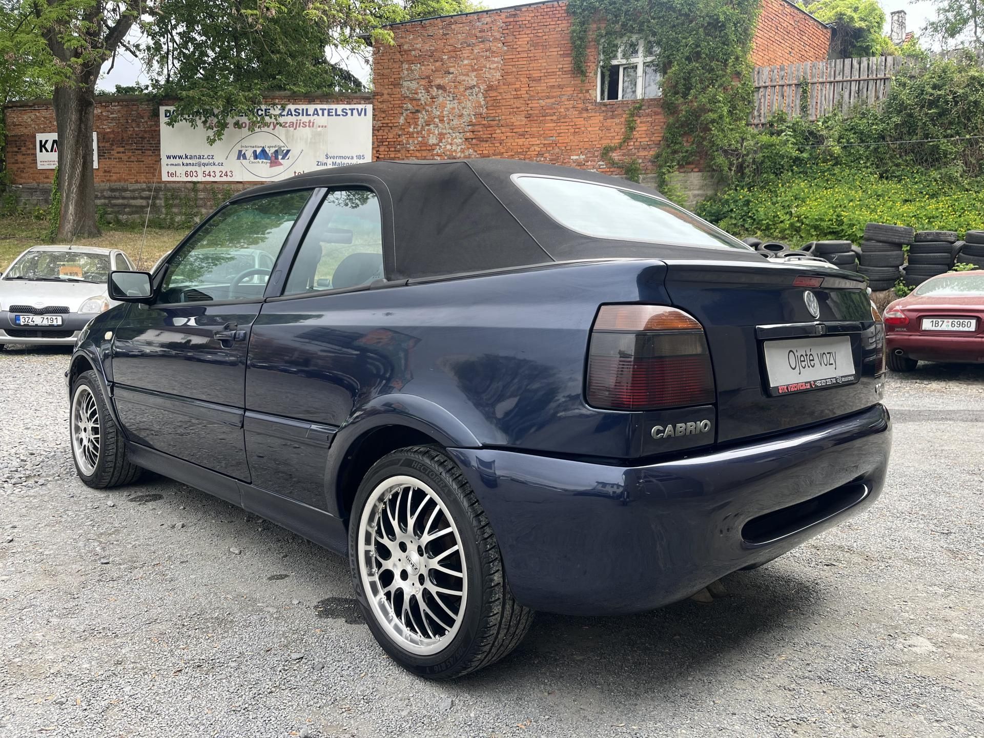 Volkswagen Golf, 1,6 i 74 Kw CABRIO - fotka 6