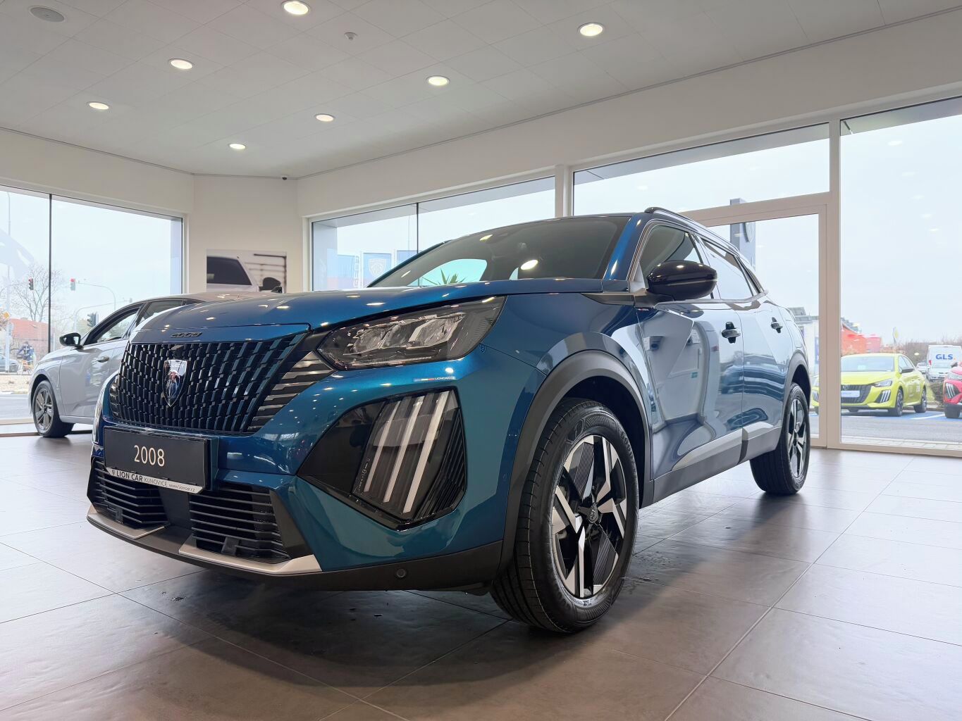 Peugeot 2008, Allure Turbo 100 koní - fotka 2