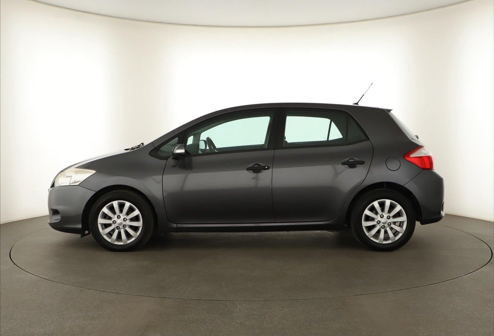 Toyota Auris, 1.6 Valvematic, ČR,1.maj - fotka 3