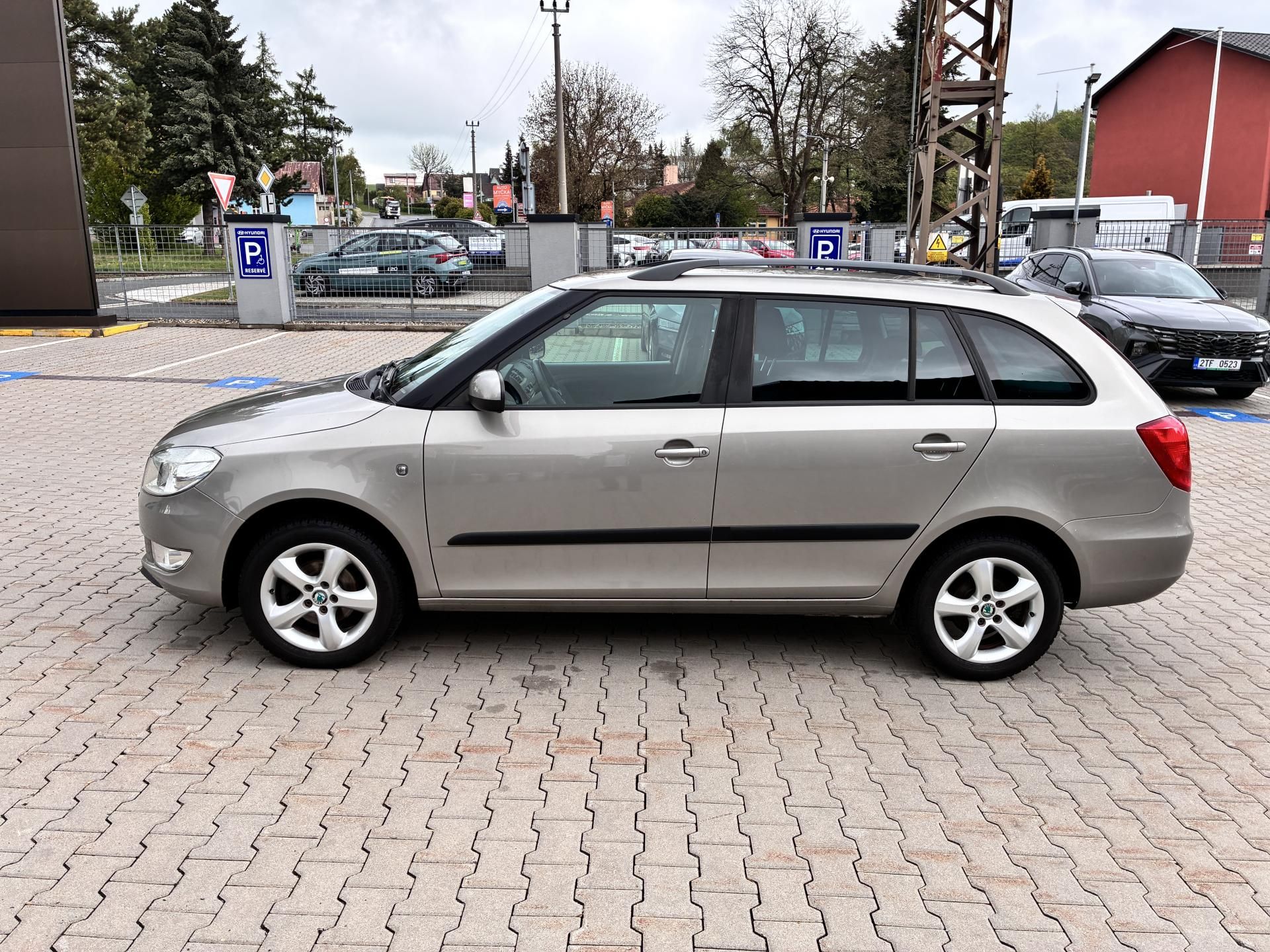 Škoda Fabia, 1.2TSI 62kW,digi.KLIMATIZACE - fotka 4