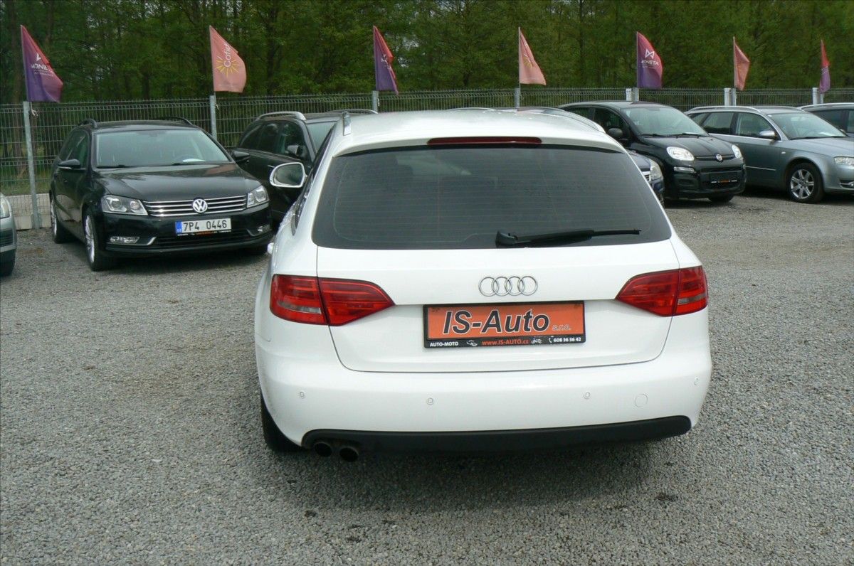 Audi A4, 2,0 TDi COMBI S-LINE - fotka 6