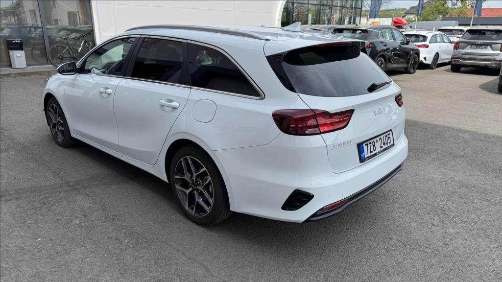 Kia Cee´d, 1,5 SW T-GDI TOP + BUT - fotka 6