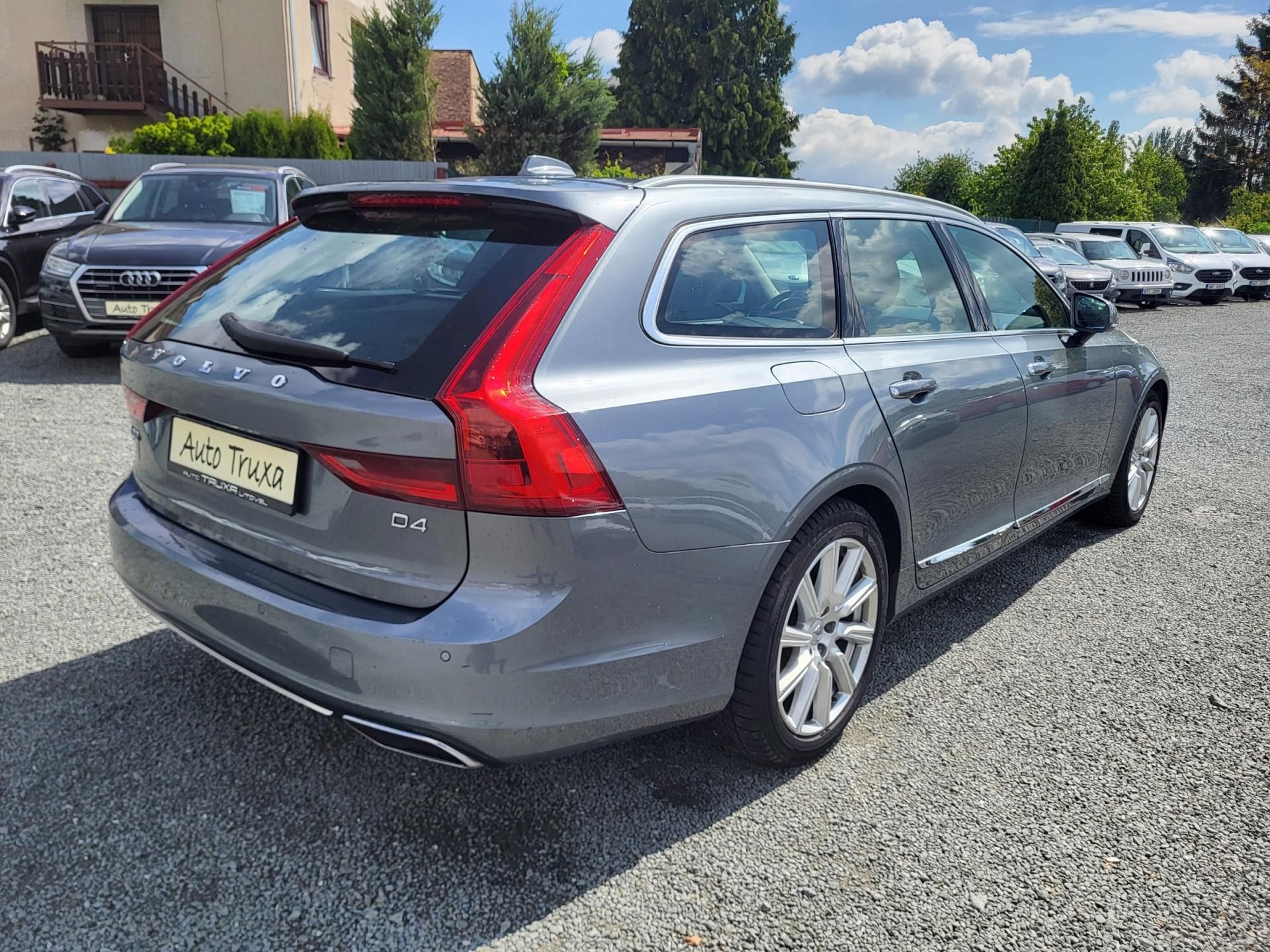 Volvo V90, D4 Drive-E INSCTRIPTION autom. - fotka 4
