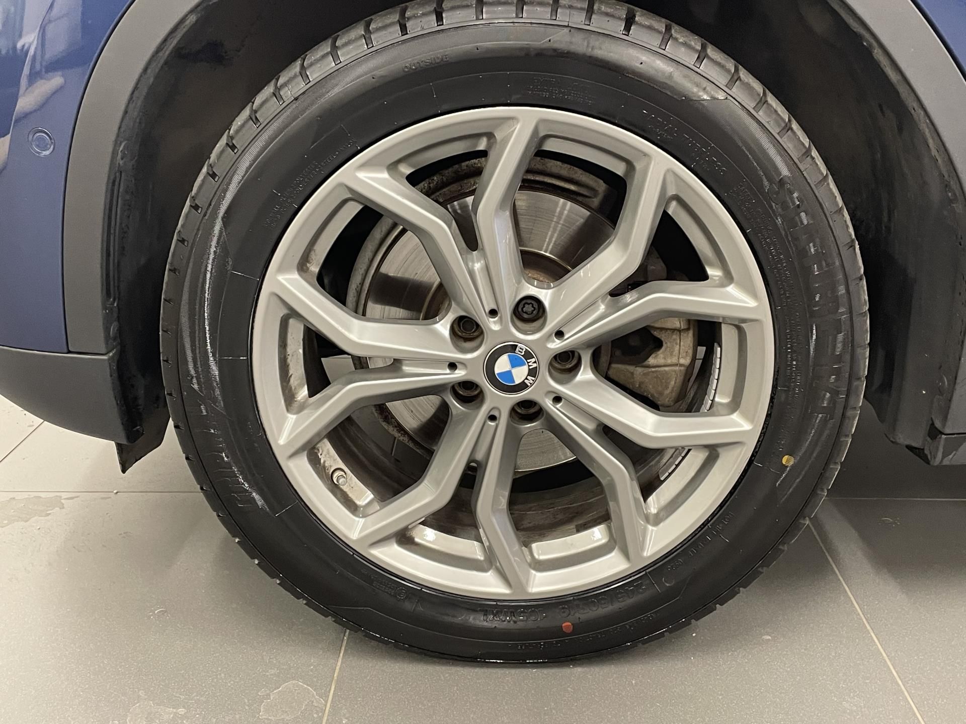 BMW X3, X3 xDrive20i - fotka 4