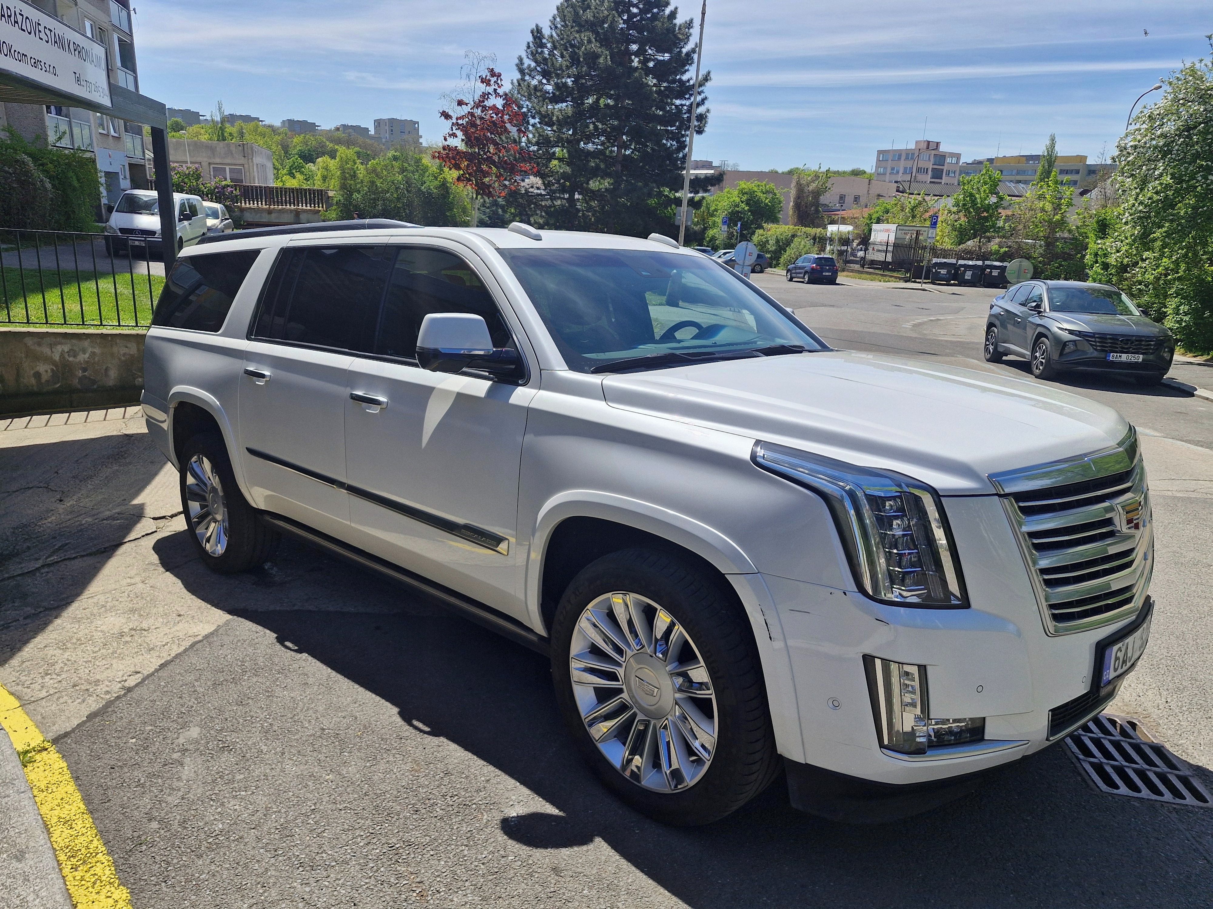 Cadillac Escalade, 6.2 ESV Platinum - fotka 4