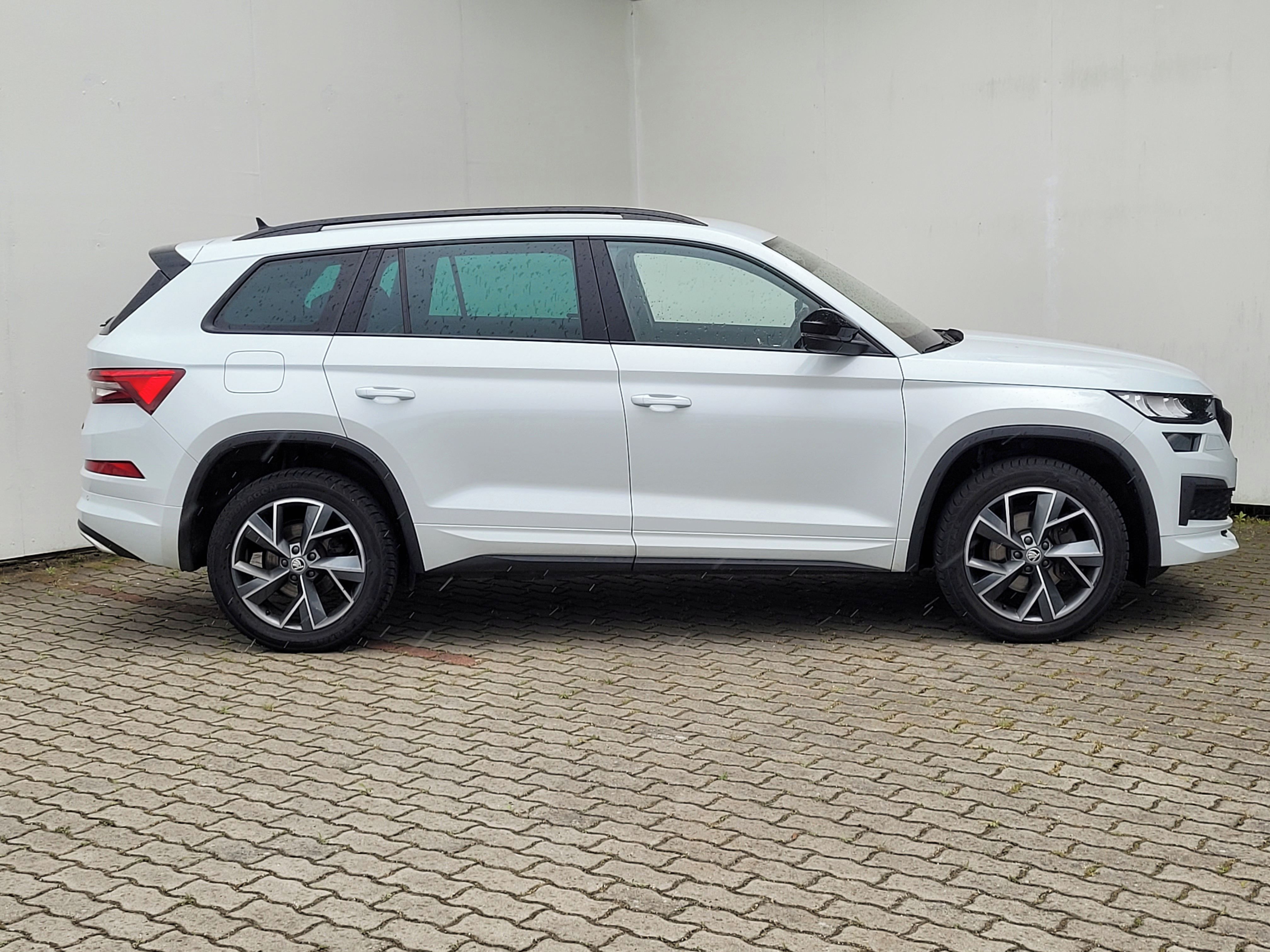 Škoda Kodiaq, 2,0TDI 110kW 4x4 DSG Sportline - fotka 4