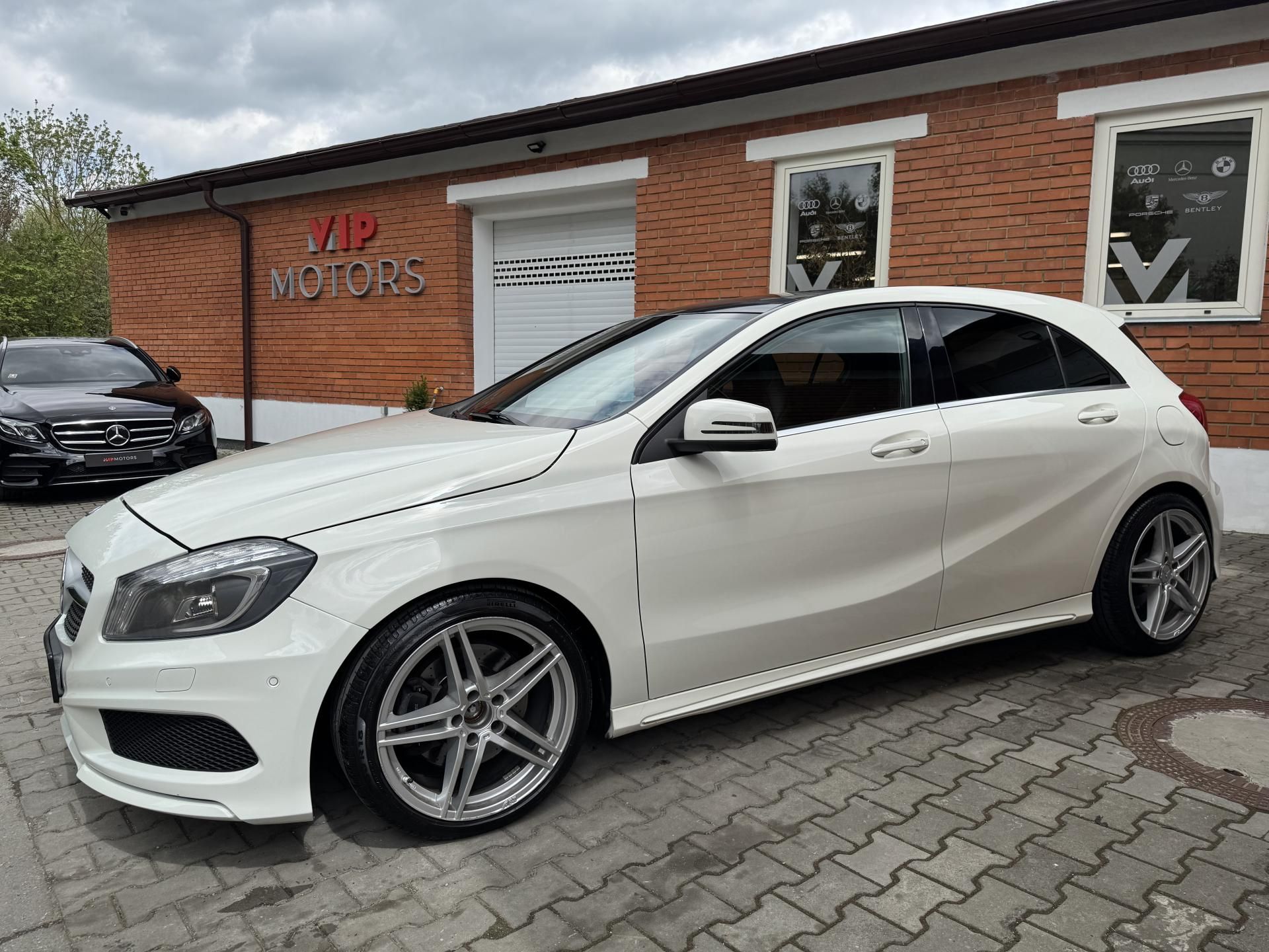 Mercedes-Benz Třídy A, A220d-125KW-4M-AMG-ČR-H&K - fotka 2