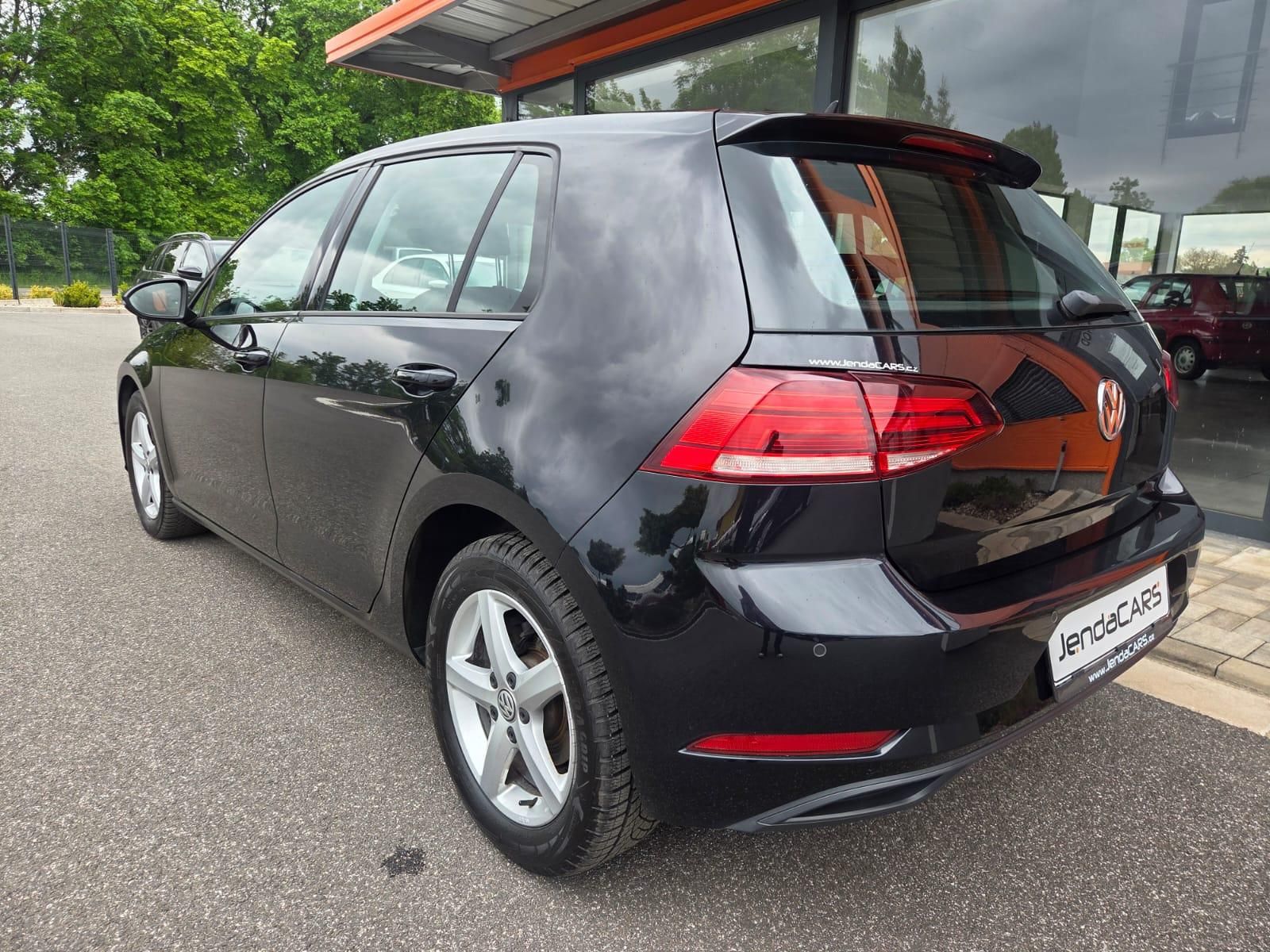 Volkswagen Golf, 1.6 TDI - fotka 2