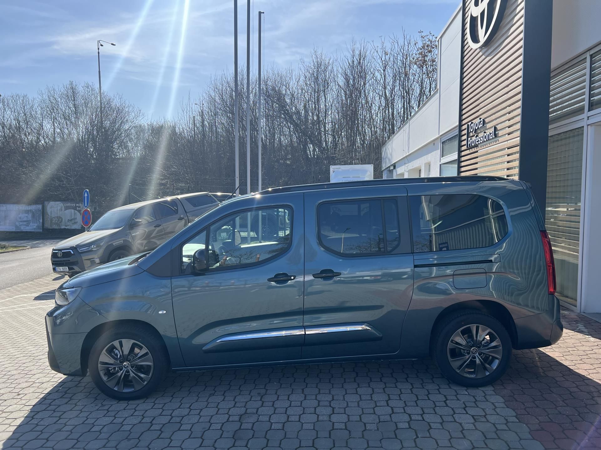 Toyota Proace City Verso, 1.5D 8AT Family 7S CAMPING - fotka 3