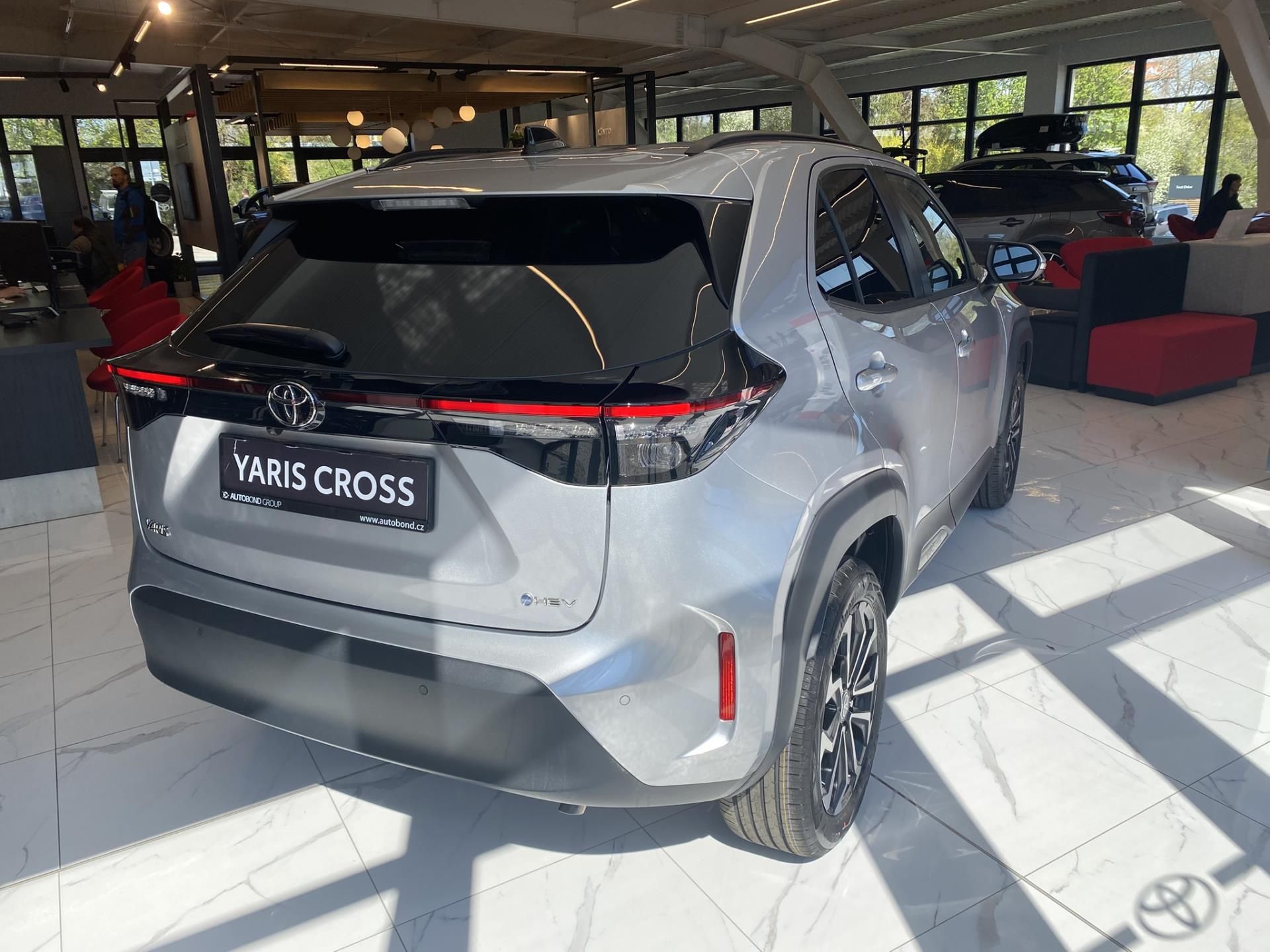 Toyota Yaris Cross, 1.5 HEV STYLE - fotka 3