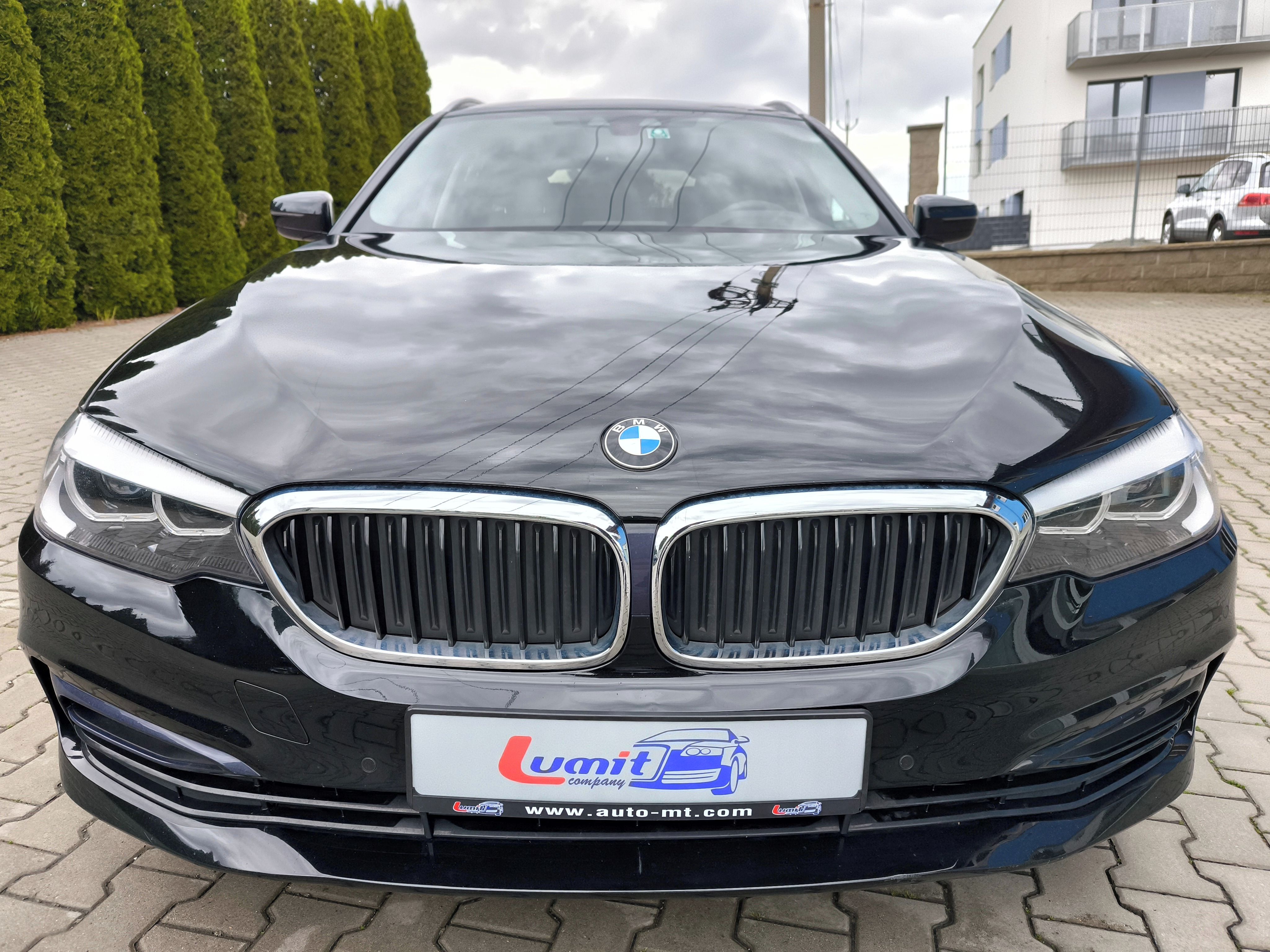 BMW Řada 5, 530D xDrive - fotka 2