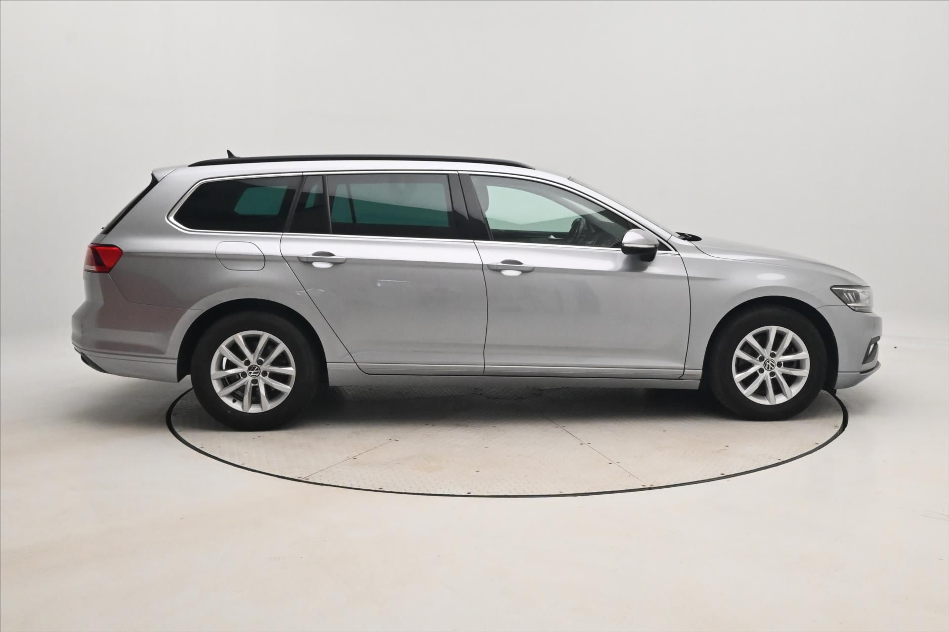 Volkswagen Passat, 2,0 TDI 110kW DSG Business VŮZ - fotka 4