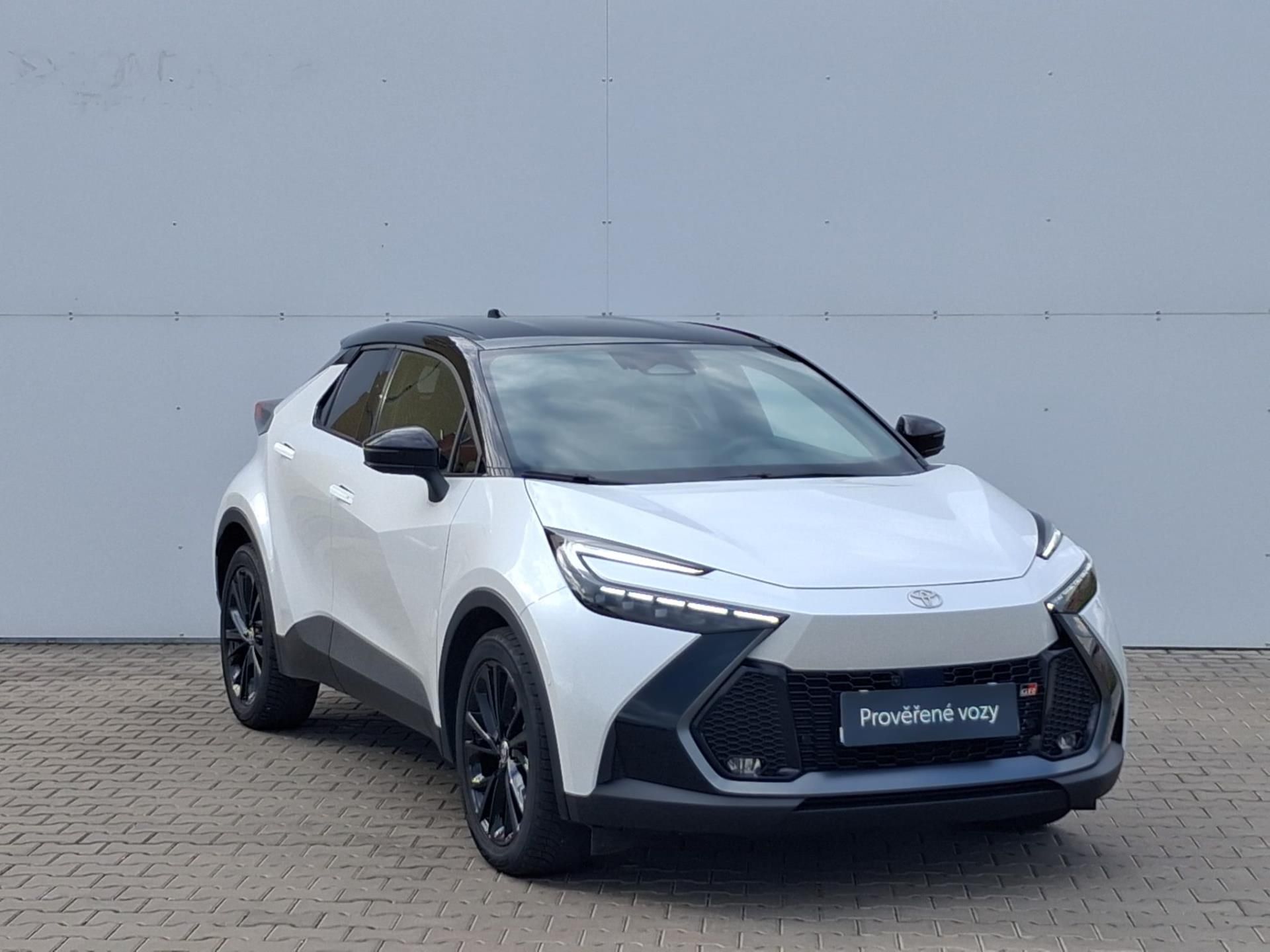 Toyota C-HR, 2,0 HEV e-CVT GR Sport - fotka 6