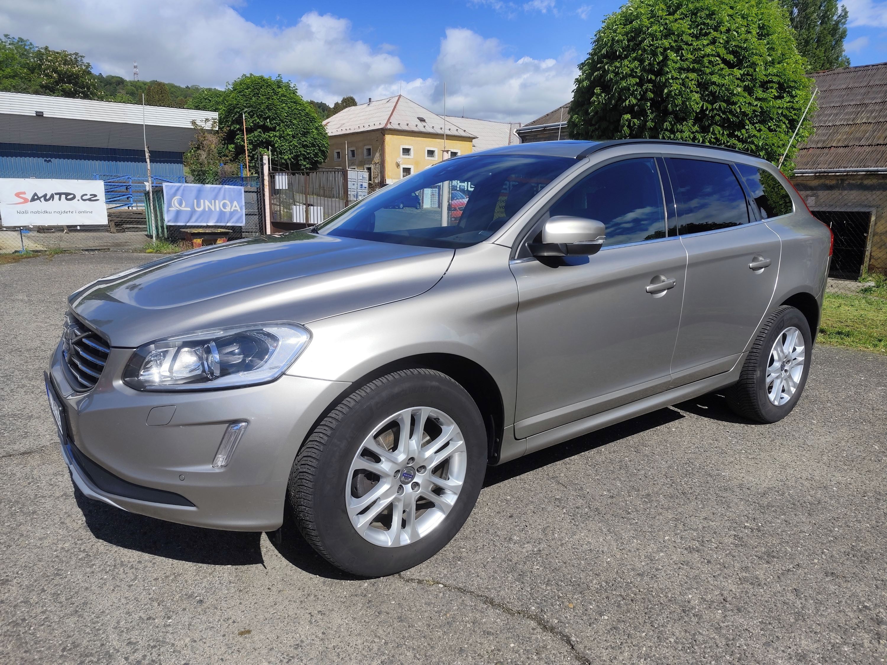 Volvo XC60, AWD.2.4D.140kw.Kamera.Kůže
