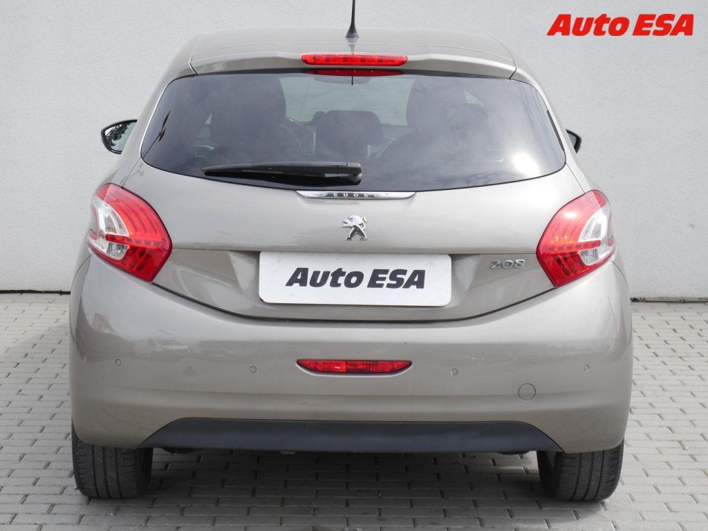 Peugeot 208, 1.6i,ČR - fotka 5