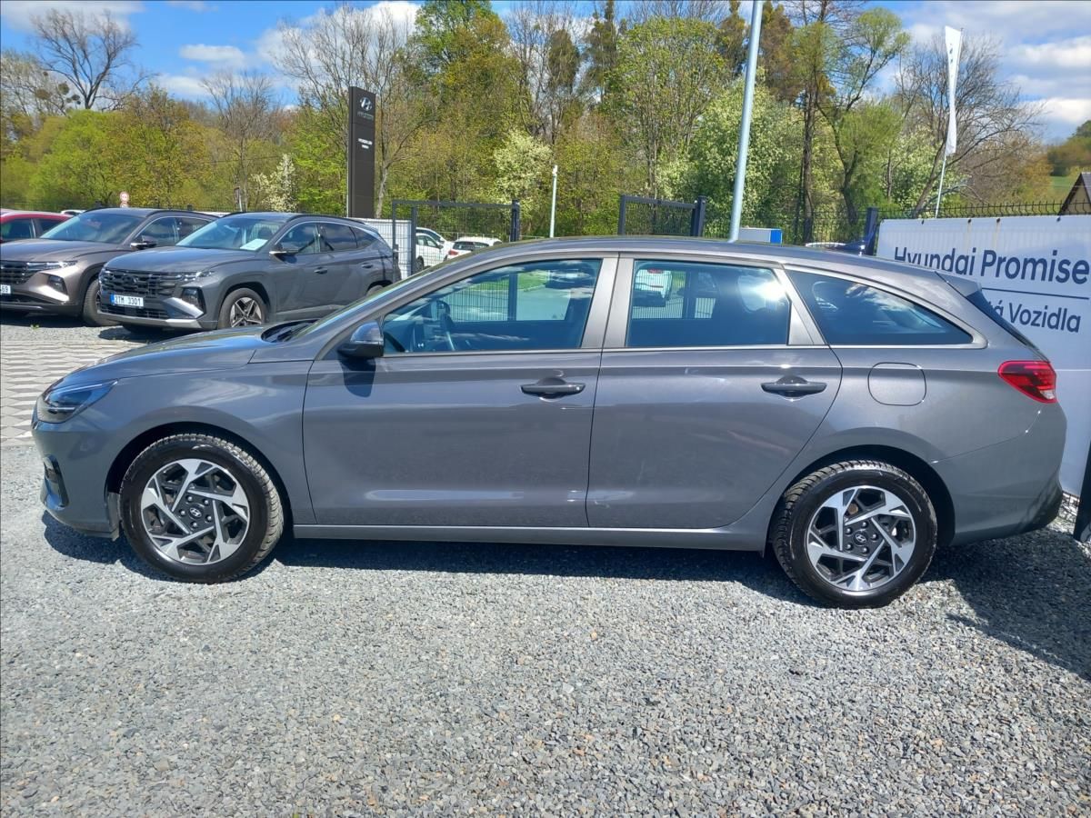 Hyundai i30, 1,5 l COMFORT 16" - fotka 4