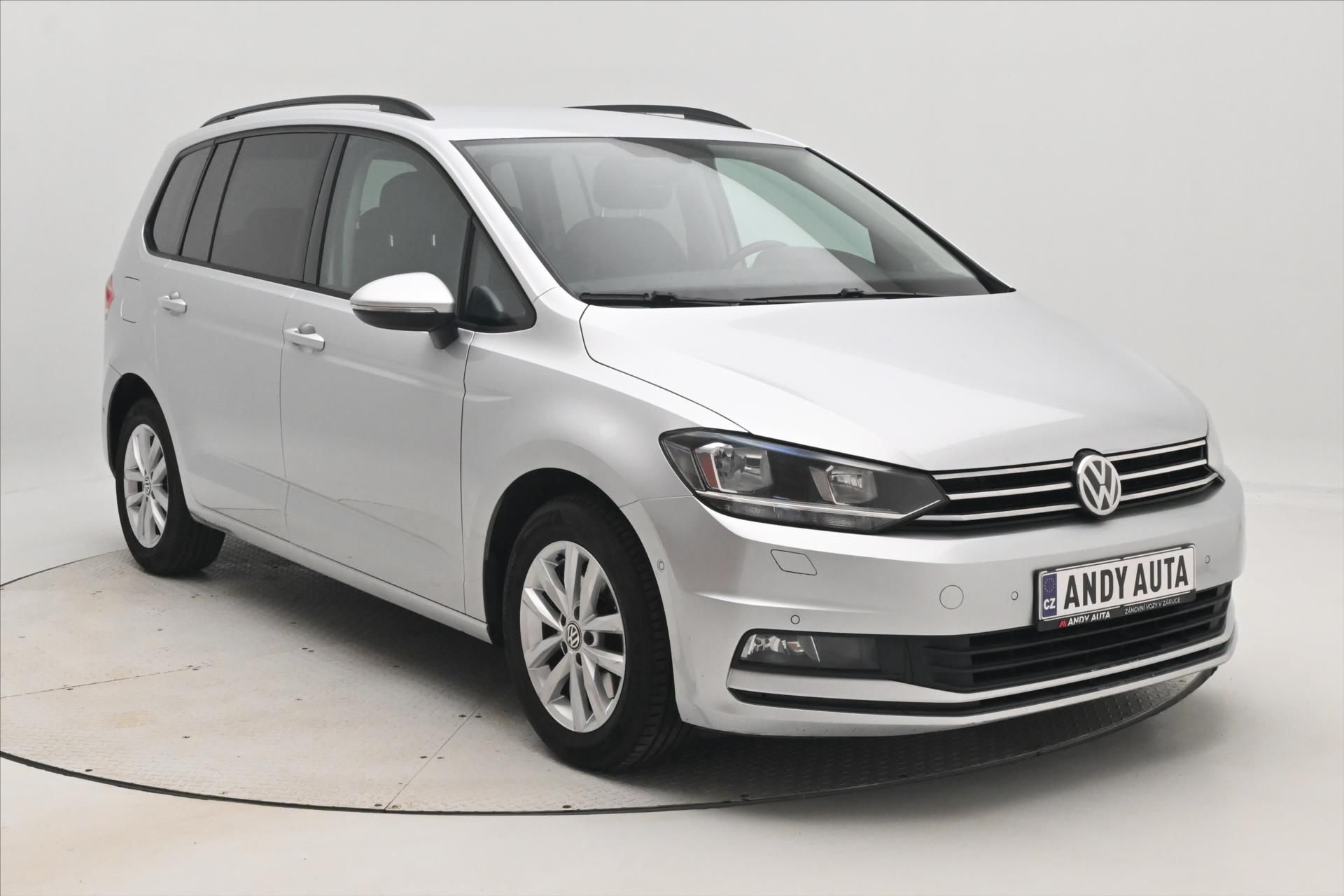 Volkswagen Touran, 1,6 TDI 85kW Navi Senzory - fotka 3