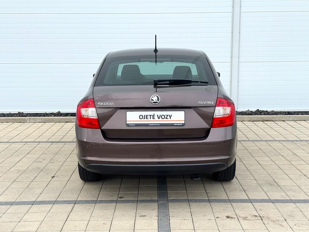 Škoda Rapid, Ambiente 1.2 TSI 66 kW - fotka 6