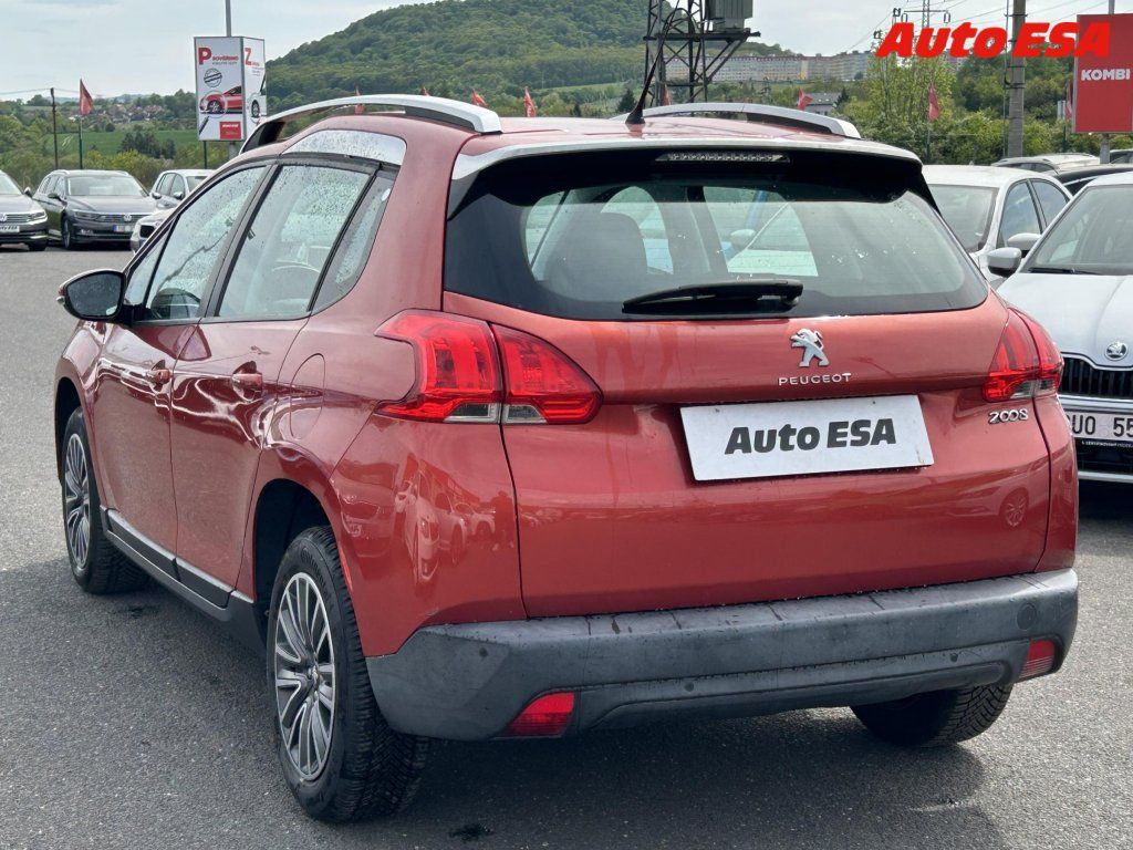 Peugeot 2008, 1.2PT,AC,park.asist - fotka 6