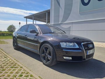 4.2TDI  240KW ZACHOVALÁ+KOLA