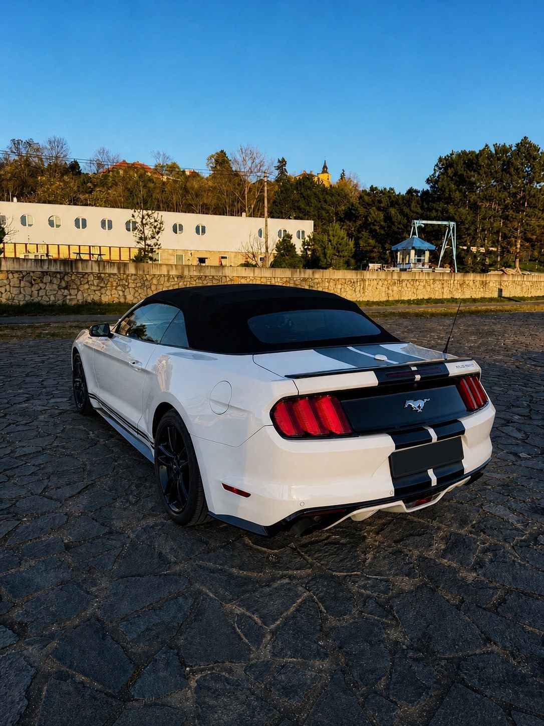 Ford Mustang, Cabrio 2.3L, Roush, 2016 - fotka 2