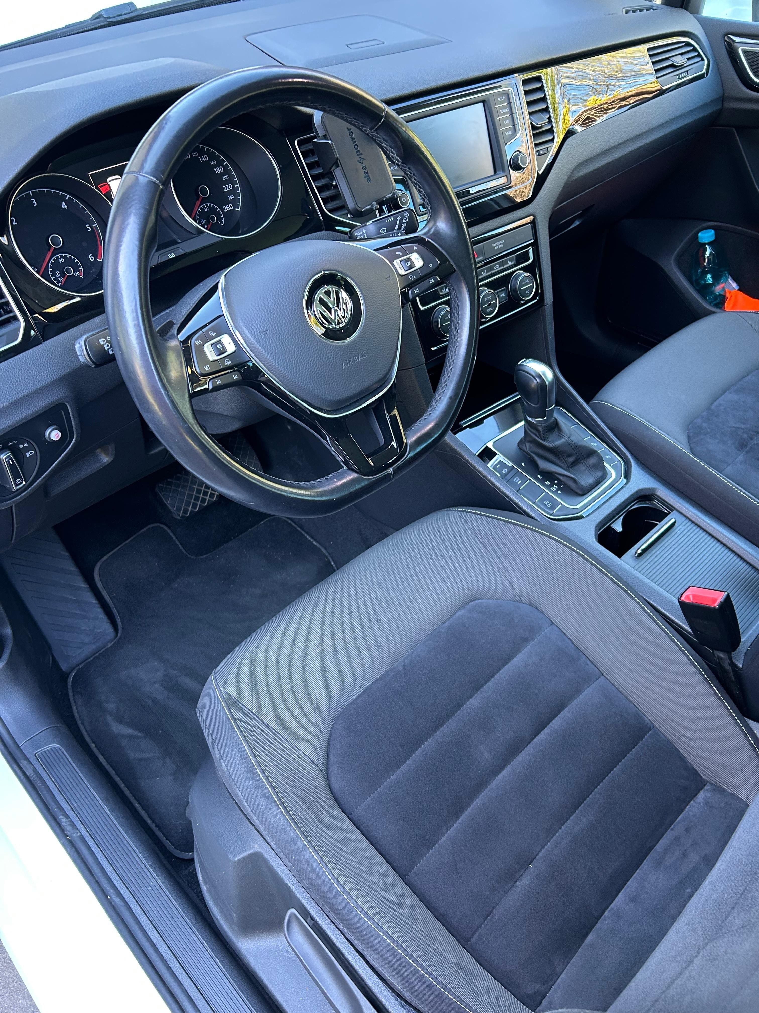 Volkswagen Golf Sportsvan, 1.6 TDI Highline | 1. majitel - fotka 5