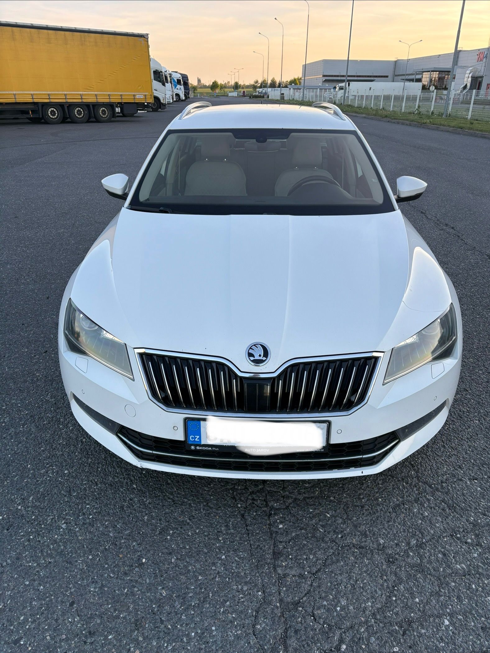 Škoda Superb, 110kW, DSG, Canton - fotka 2
