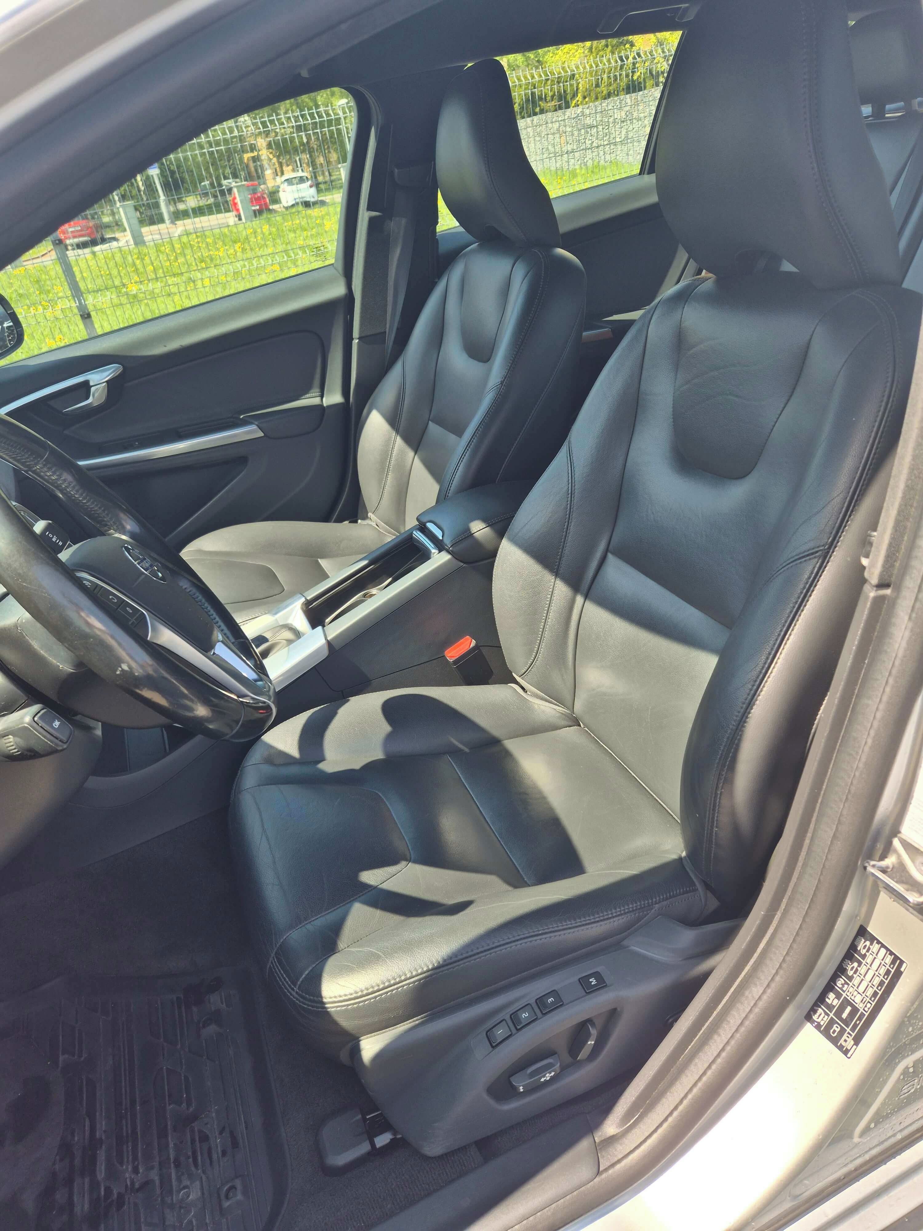 Volvo V60, Volvo V60 Cross Country 2.4 D - fotka 4