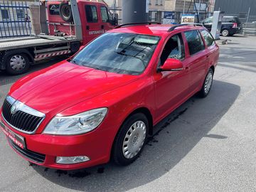 KOMBI ELEGANCE 1.6 TDI 77KW ČR