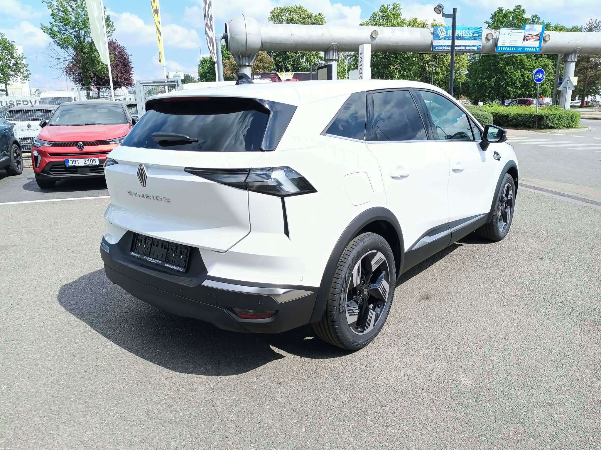 Renault Symbioz, techno mild hybrid 140 EDC - fotka 3