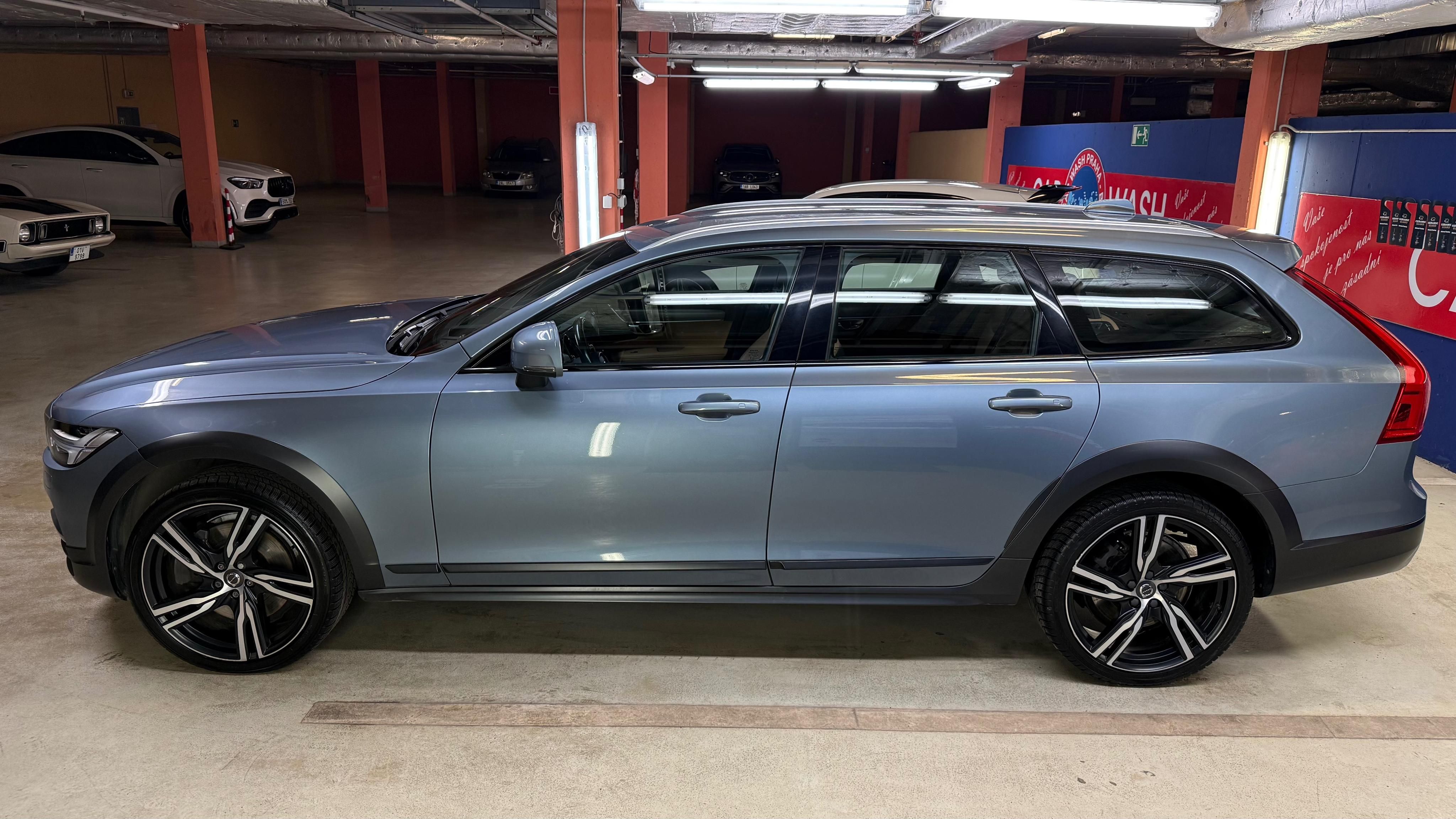 Volvo V90, Volvo V90 Cross Country D5 AWD - fotka 6