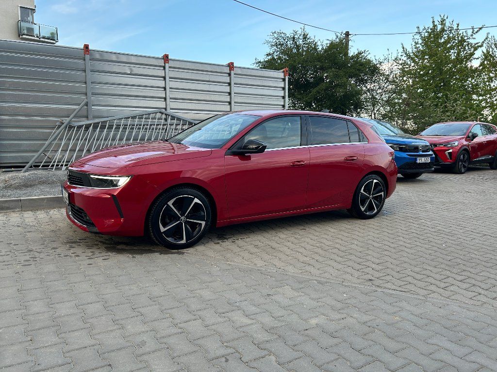 Opel Astra, Elegance 1,2 Turbo 96kW AT8 - fotka 2