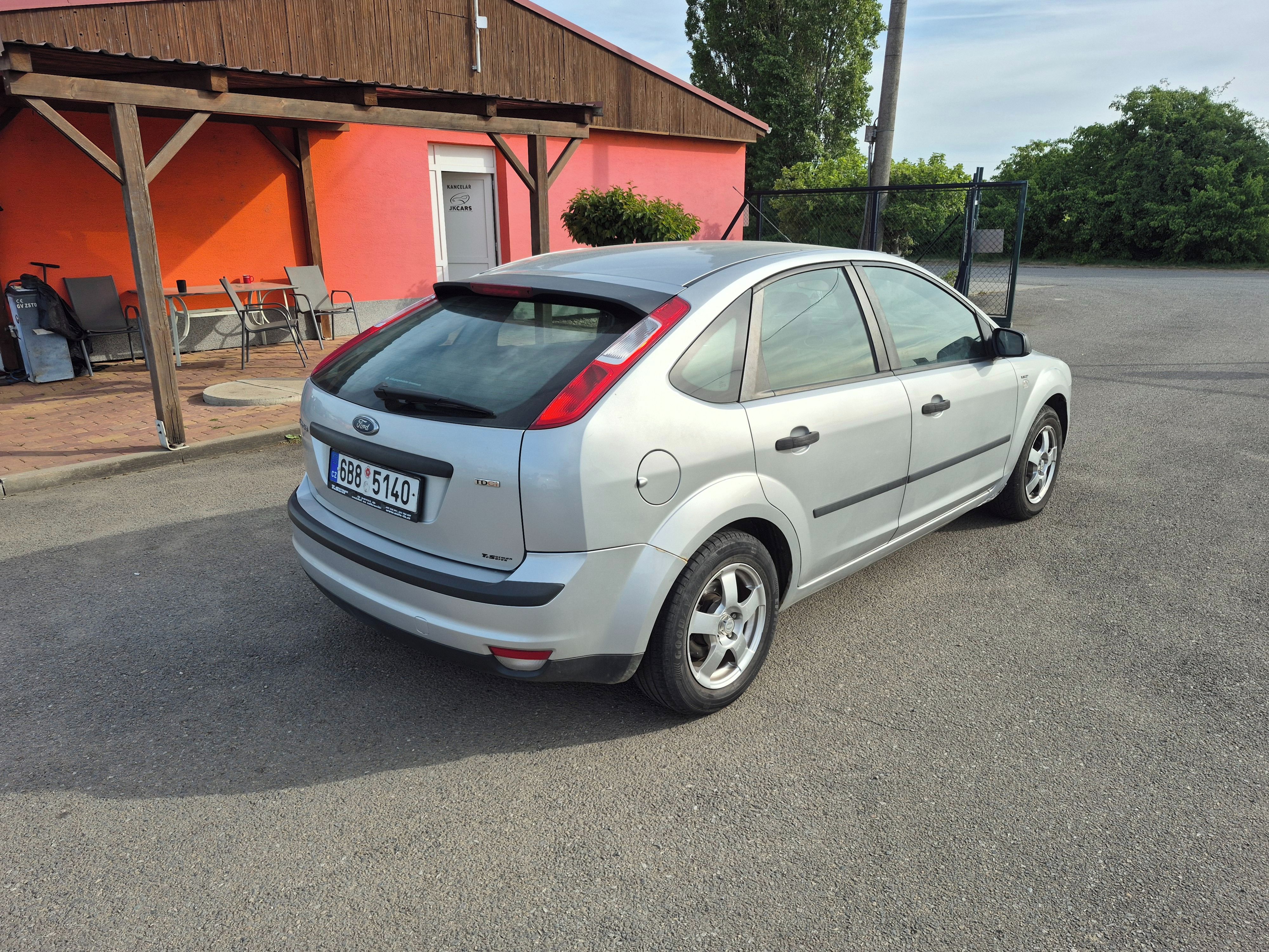 Ford Focus, 1,6TDCI, 80kW, klima - fotka 6