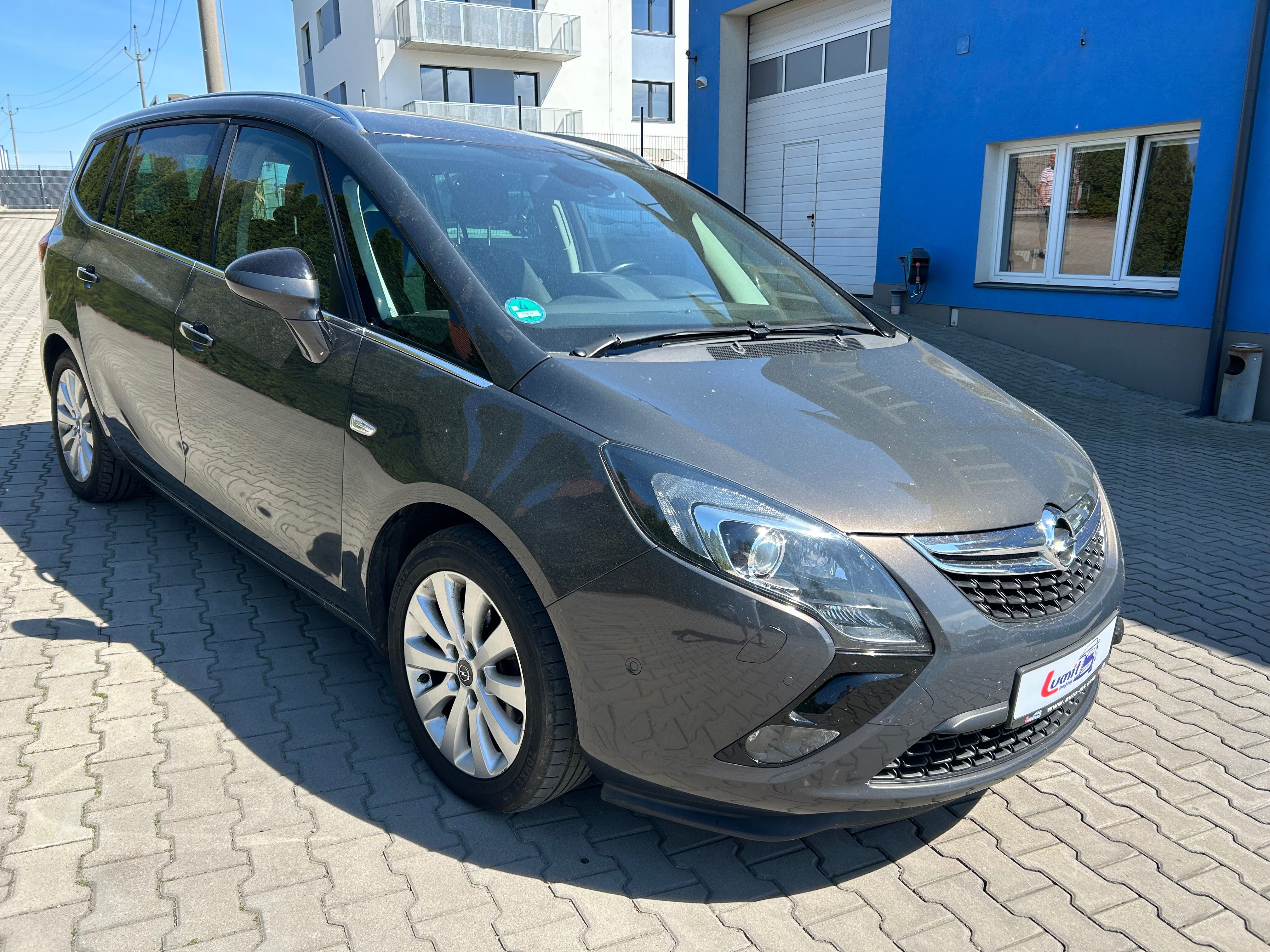 Opel Zafira, Tourer 1.6 CDTi, 7 míst - fotka 3