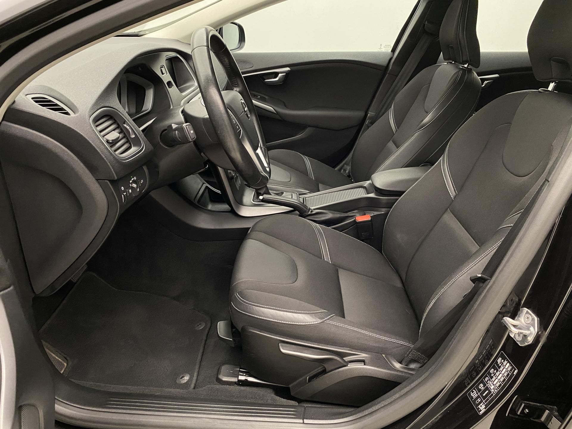 Volvo V40, D2 MOMENTUM AUT - fotka 3