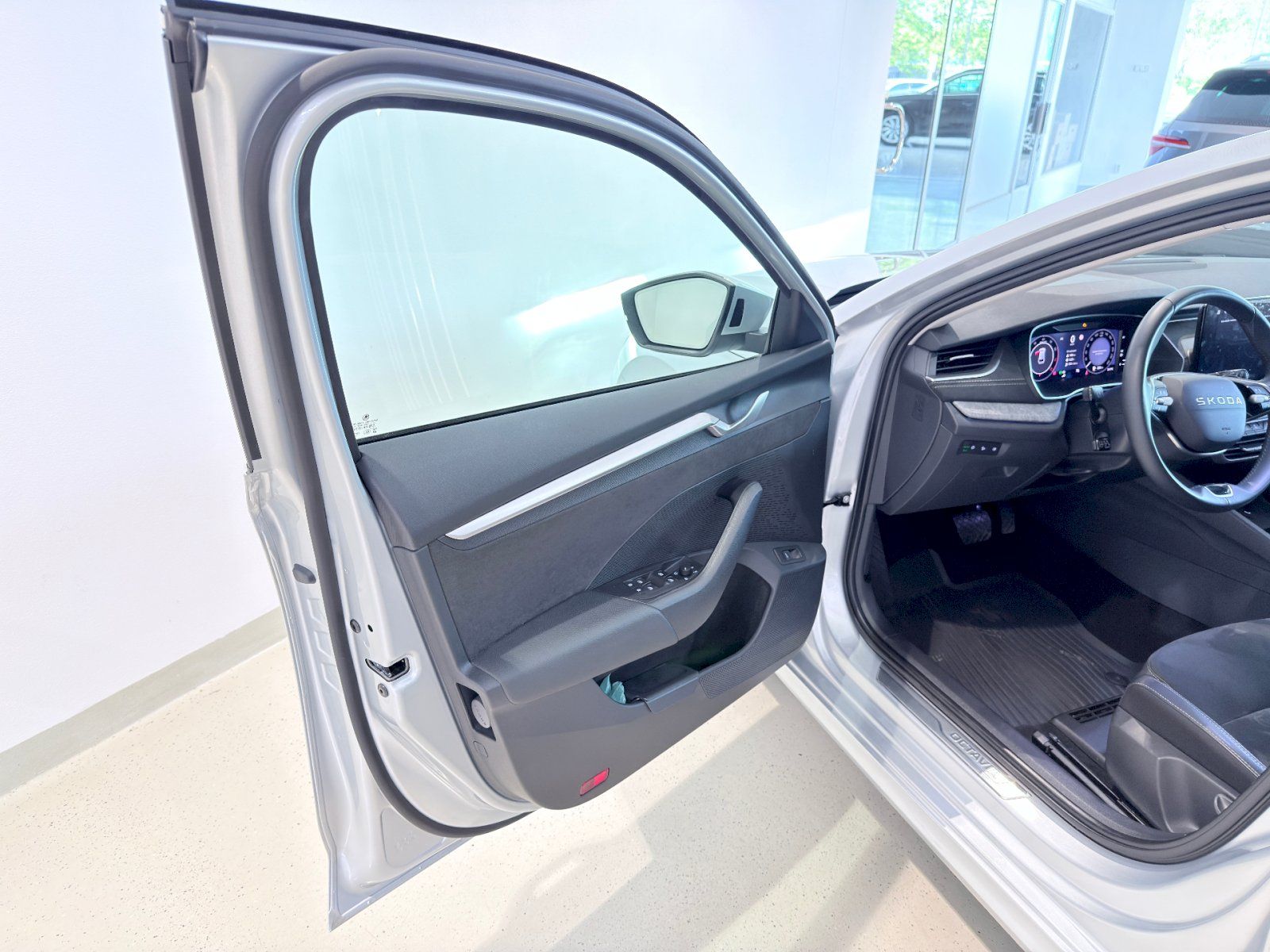 Škoda Octavia, Combi 130let PREMIUM 1.5 TSI / - fotka 6