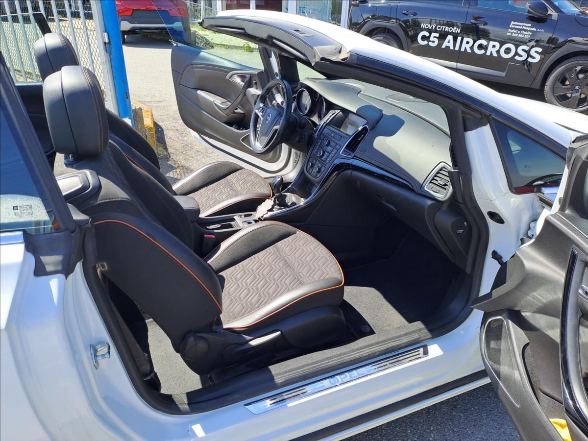 Opel Cascada, 2,0 CDTI 121kW KABRIOLET - fotka 6