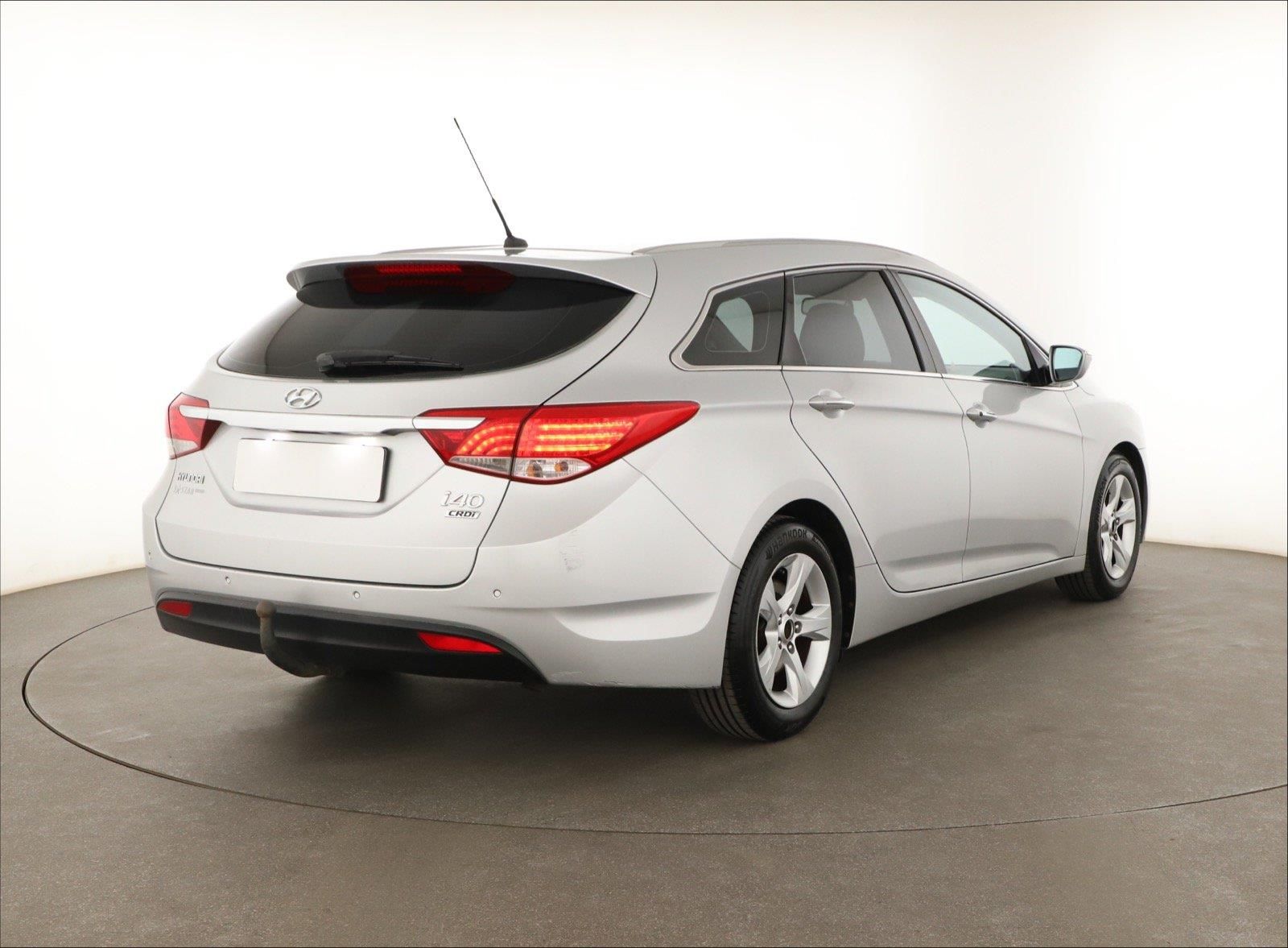 Hyundai i40, 1.7 CRDi, Automatická klima - fotka 5
