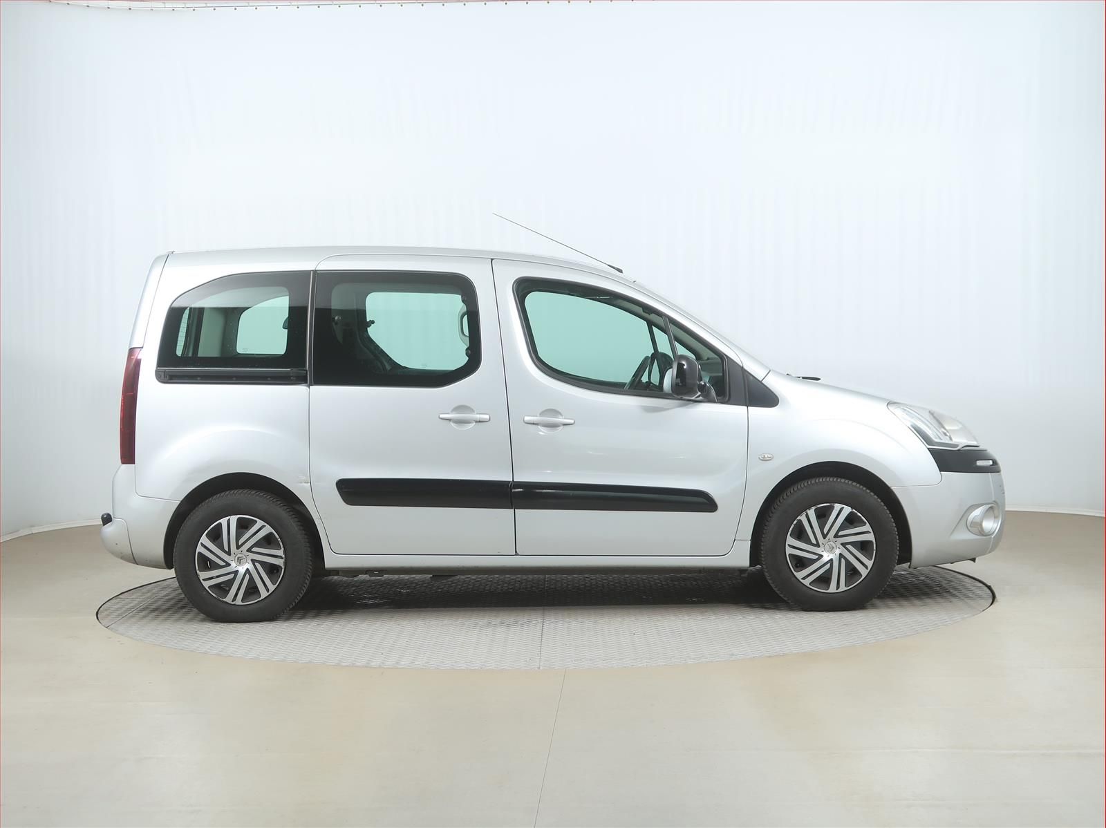 Citroën Berlingo, 1.6 HDi, 5Míst, Klima, Automat - fotka 6